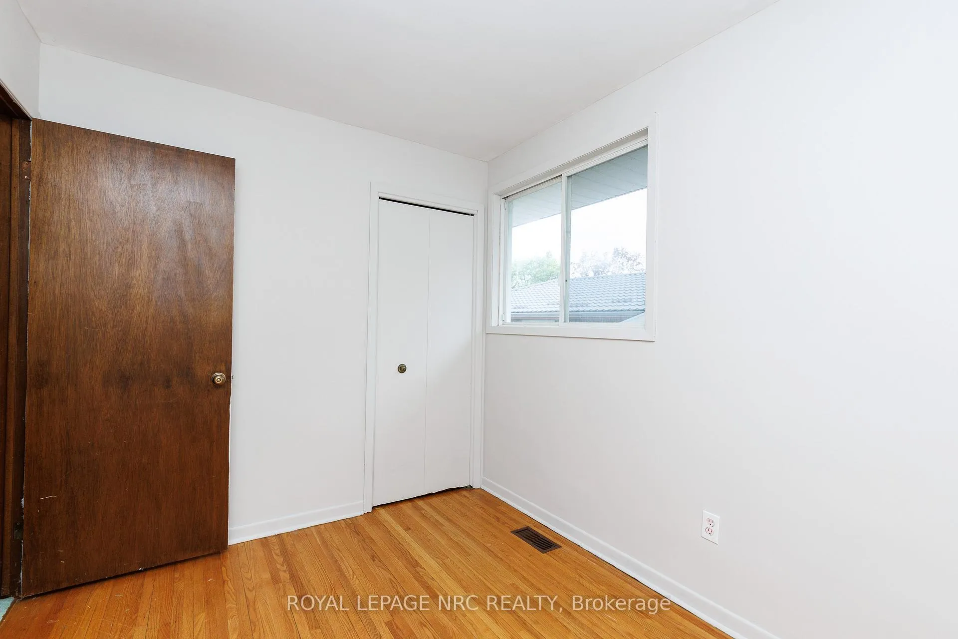 Photo 21 of 74 Shoreline Drive, St. Catharines, Lakeshore — HOMEH