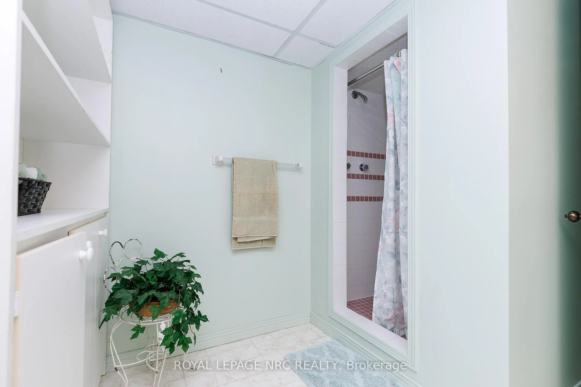 Photo 28 of 74 Shoreline Drive, St. Catharines, Lakeshore — HOMEH