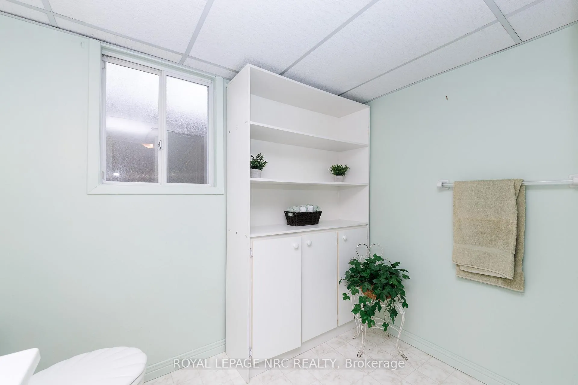 Photo 29 of 74 Shoreline Drive, St. Catharines, Lakeshore — HOMEH
