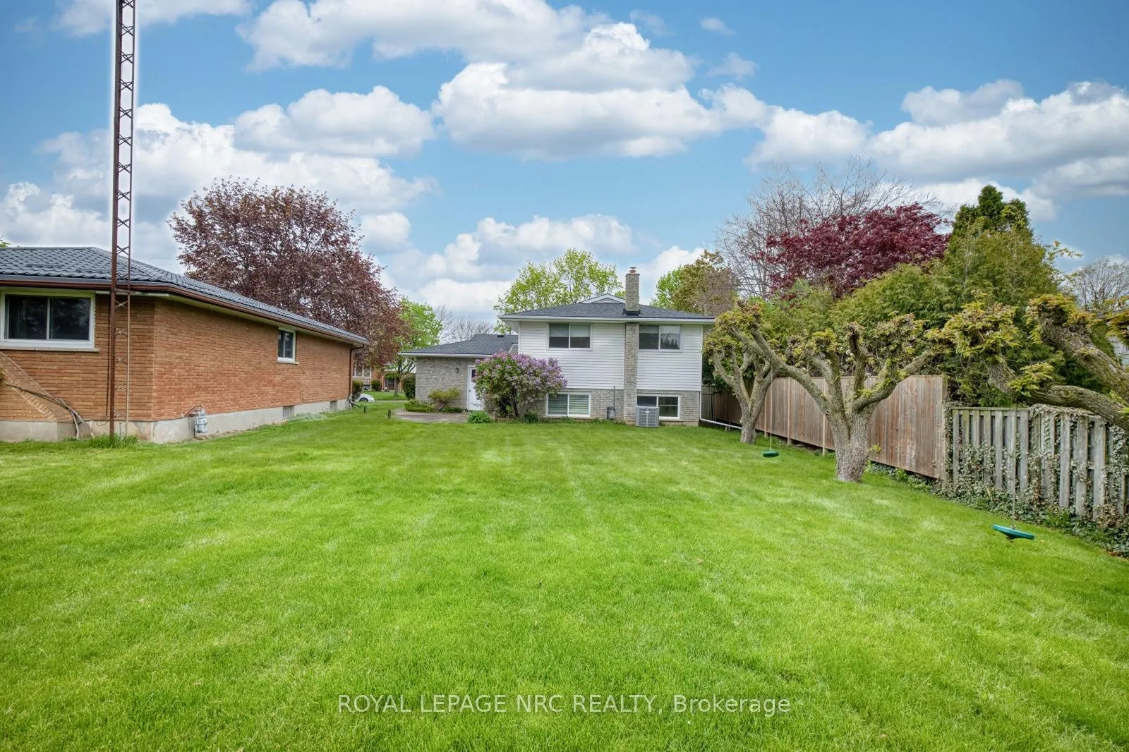 Photo 37 of 74 Shoreline Drive, St. Catharines, Lakeshore — HOMEH
