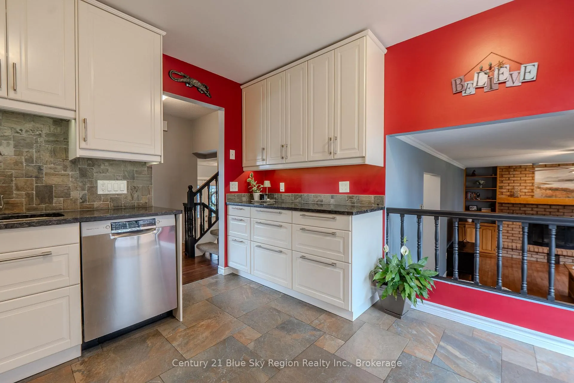 Photo 9 of 66 Veronica Drive, North Bay, Birchaven — HOMEH