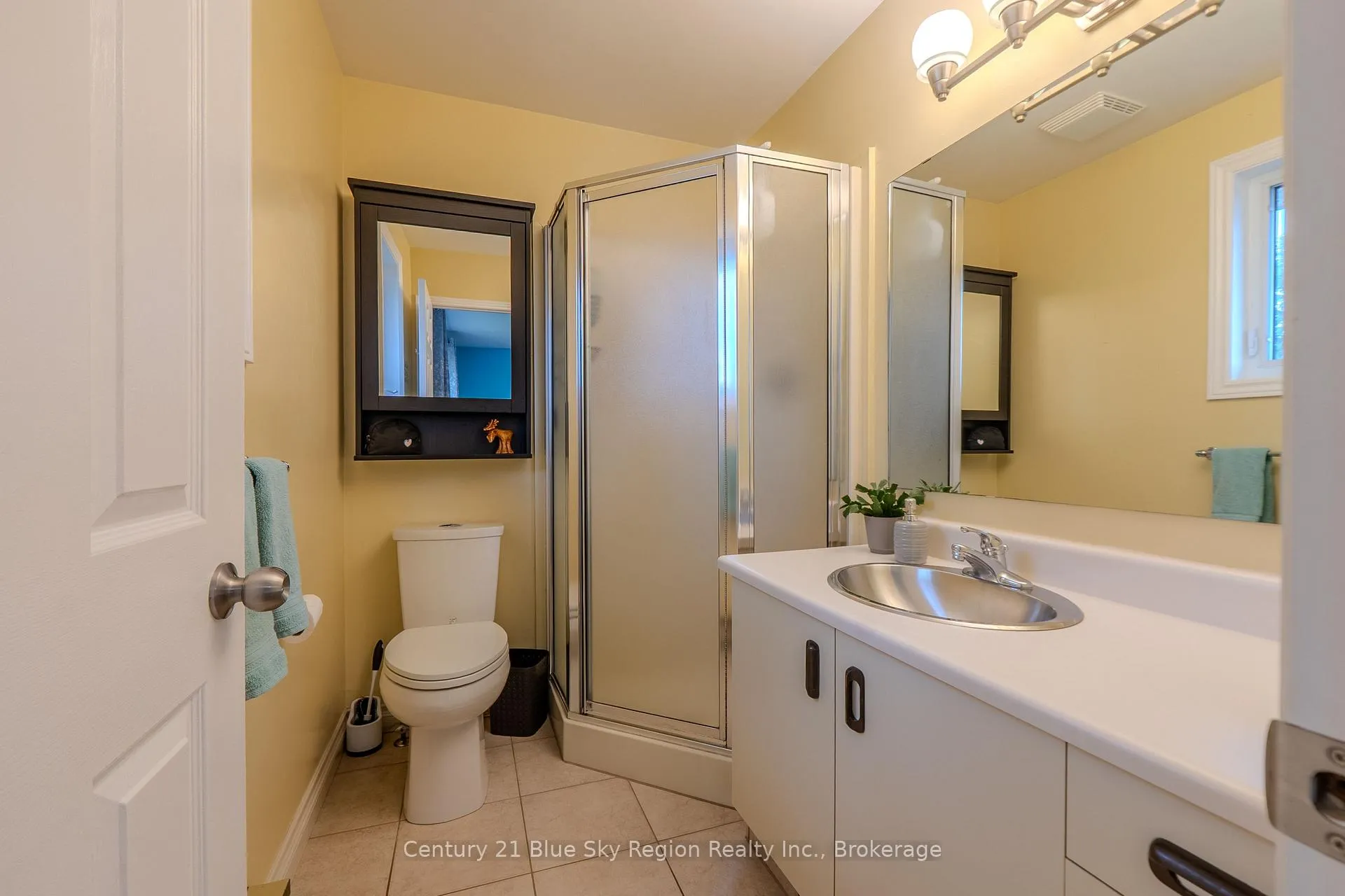 Photo 14 of 66 Veronica Drive, North Bay, Birchaven — HOMEH