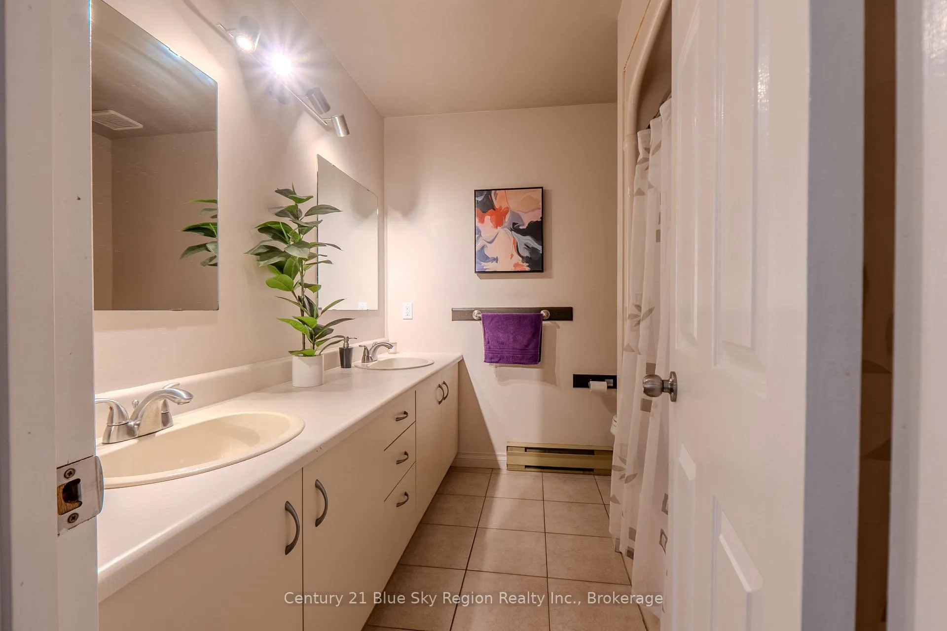 Photo 19 of 66 Veronica Drive, North Bay, Birchaven — HOMEH