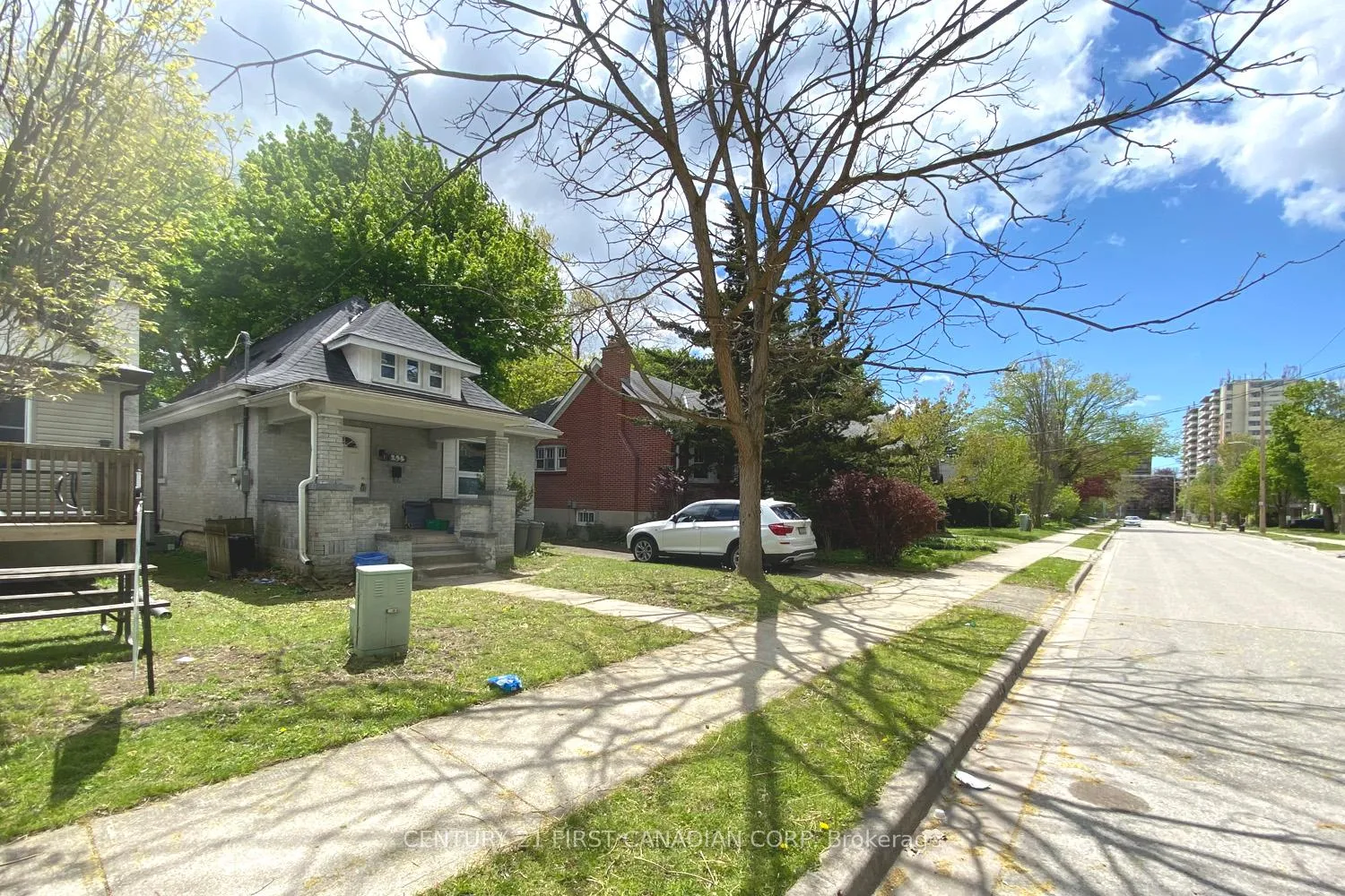Photo 4 of 233 Bernard Avenue, London, East B — HOMEH