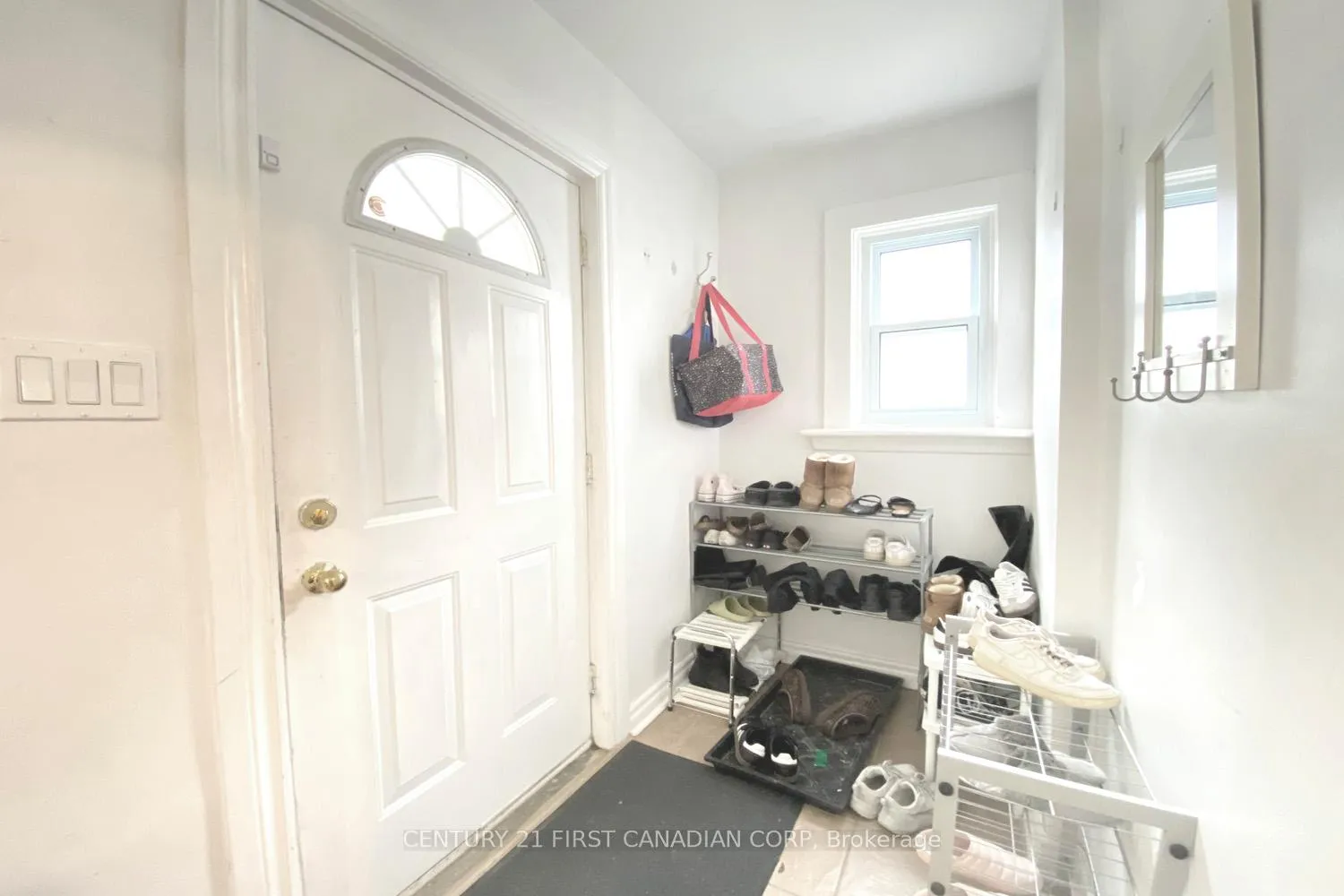 Photo 5 of 233 Bernard Avenue, London, East B — HOMEH