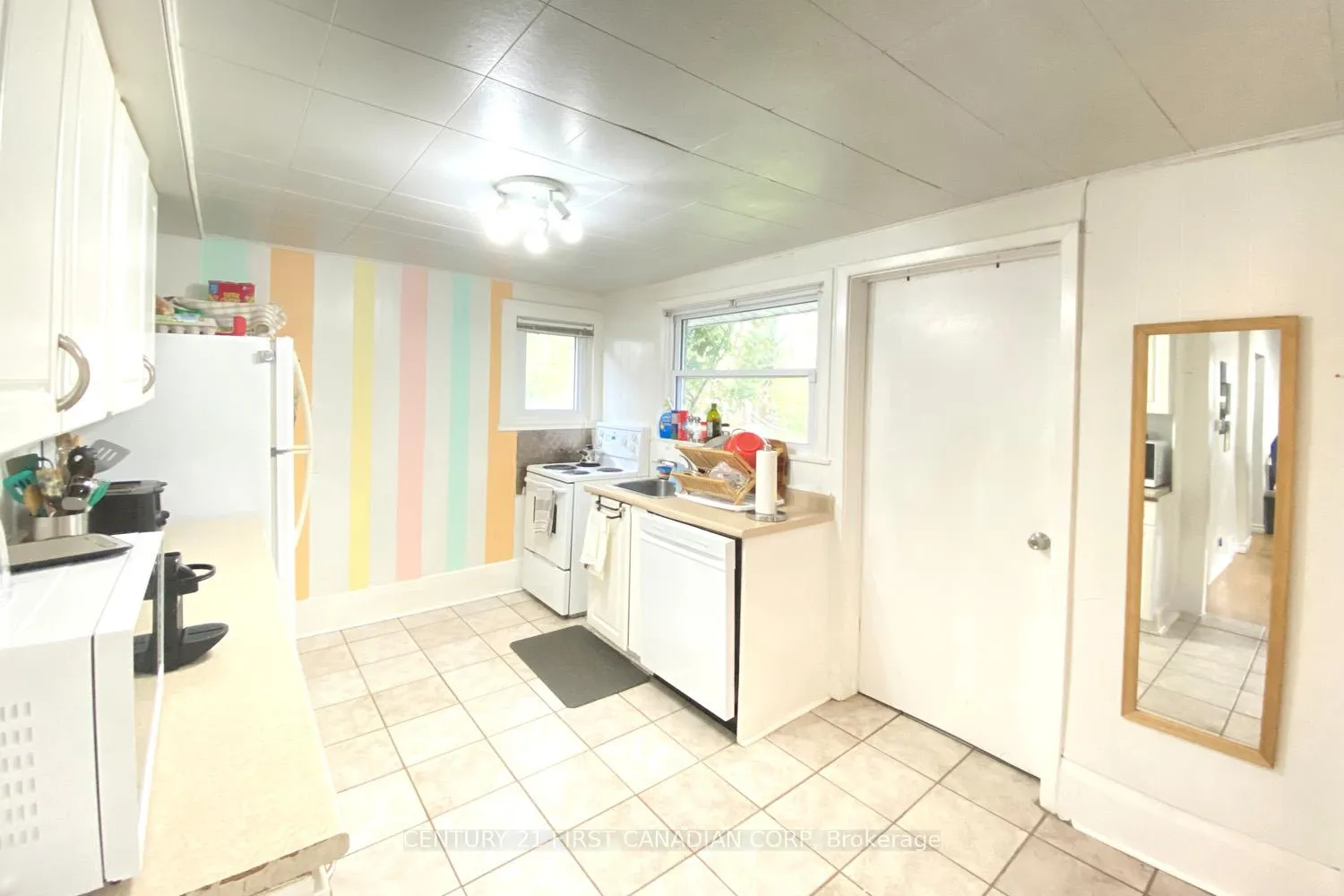 Photo 8 of 233 Bernard Avenue, London, East B — HOMEH