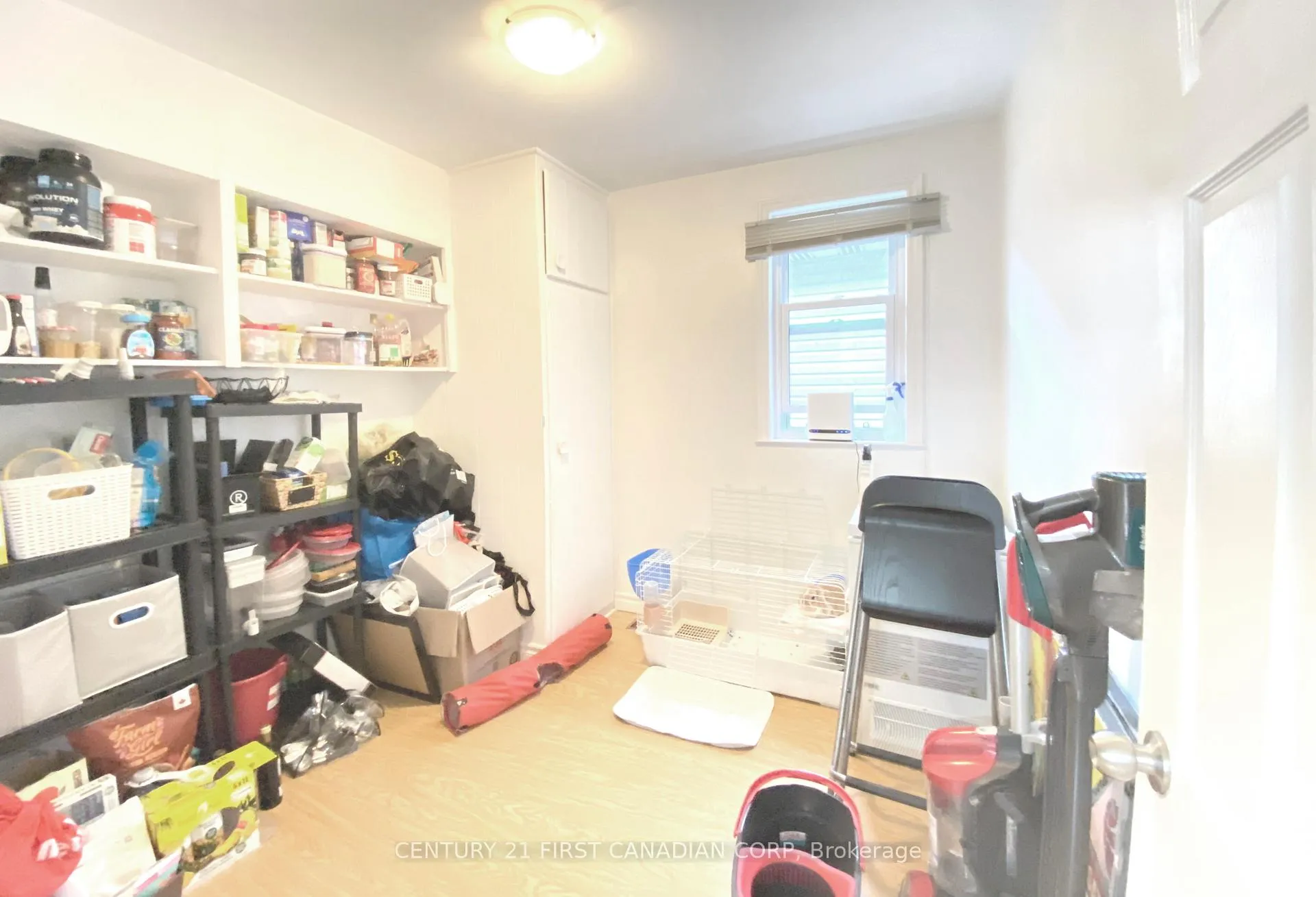 Photo 12 of 233 Bernard Avenue, London, East B — HOMEH