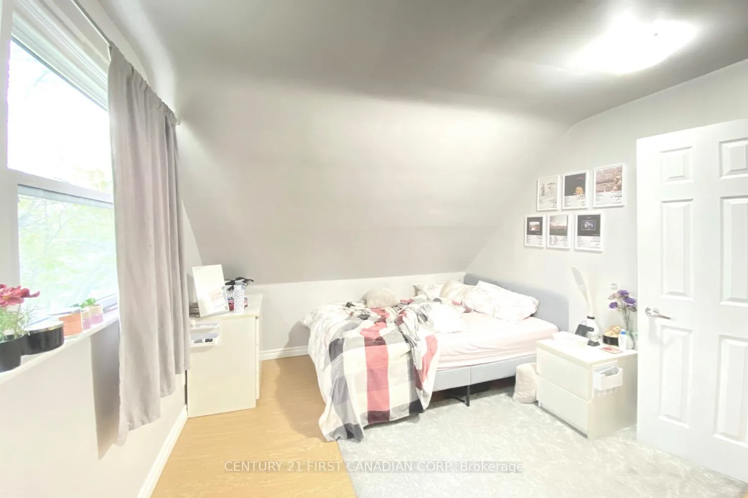 Photo 18 of 233 Bernard Avenue, London, East B — HOMEH