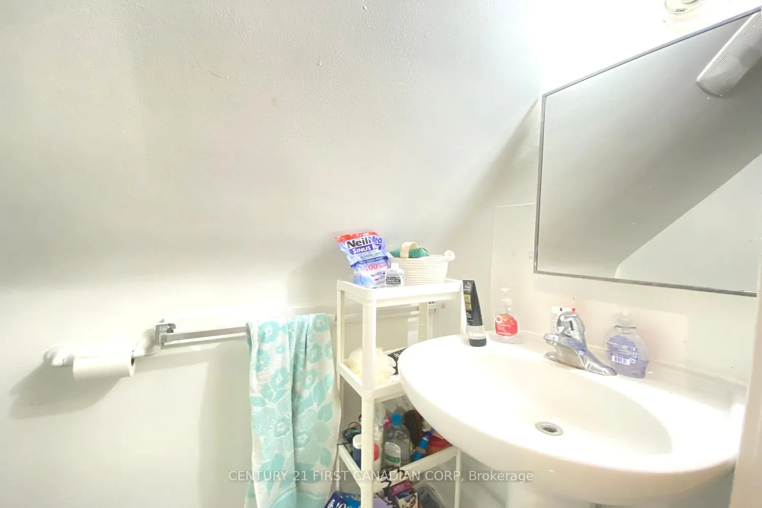 Photo 19 of 233 Bernard Avenue, London, East B — HOMEH