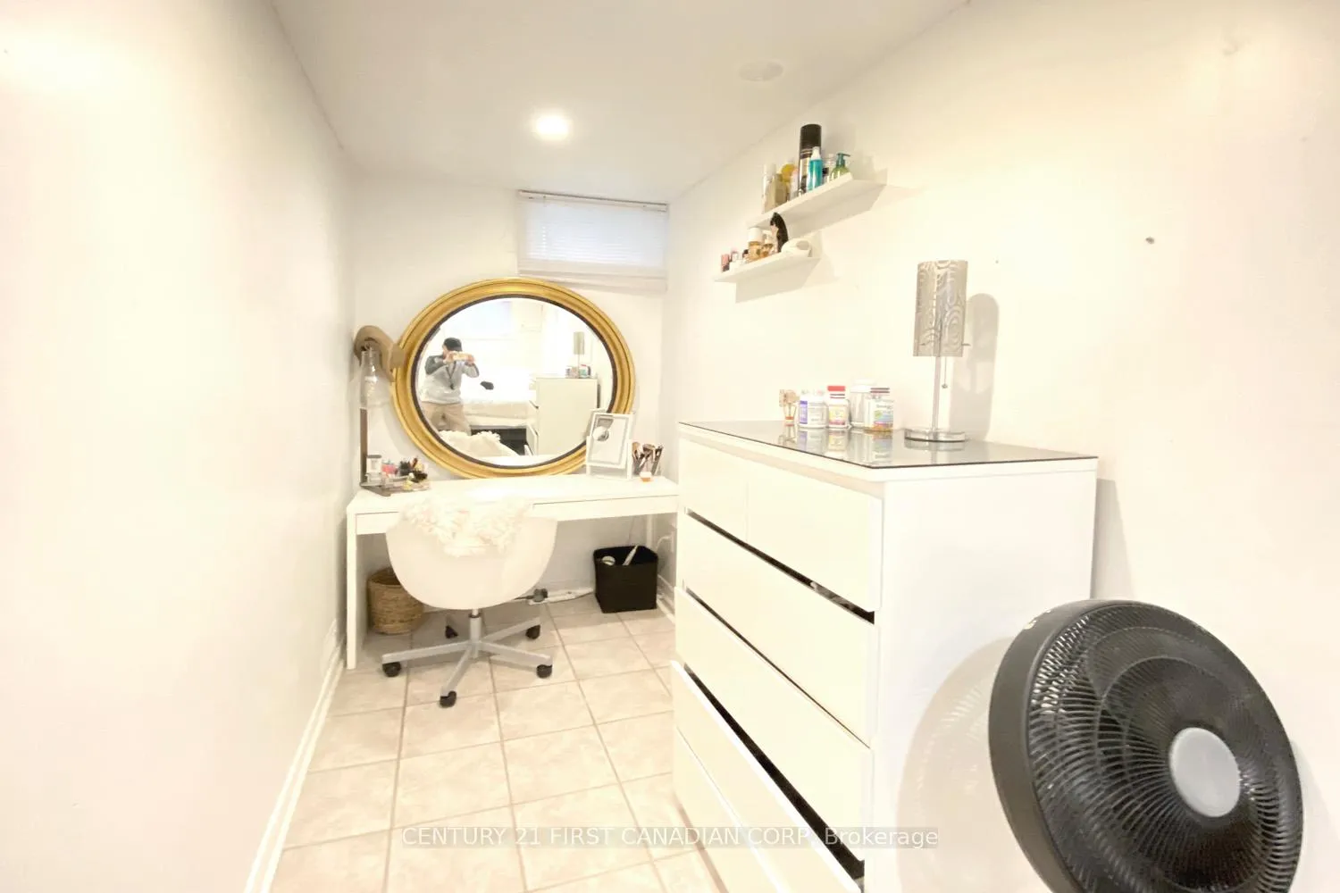 Photo 22 of 233 Bernard Avenue, London, East B — HOMEH