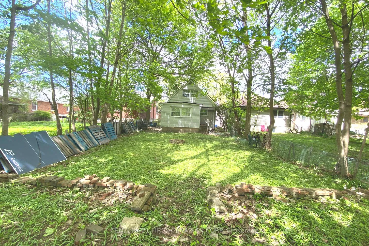 Photo 29 of 233 Bernard Avenue, London, East B — HOMEH