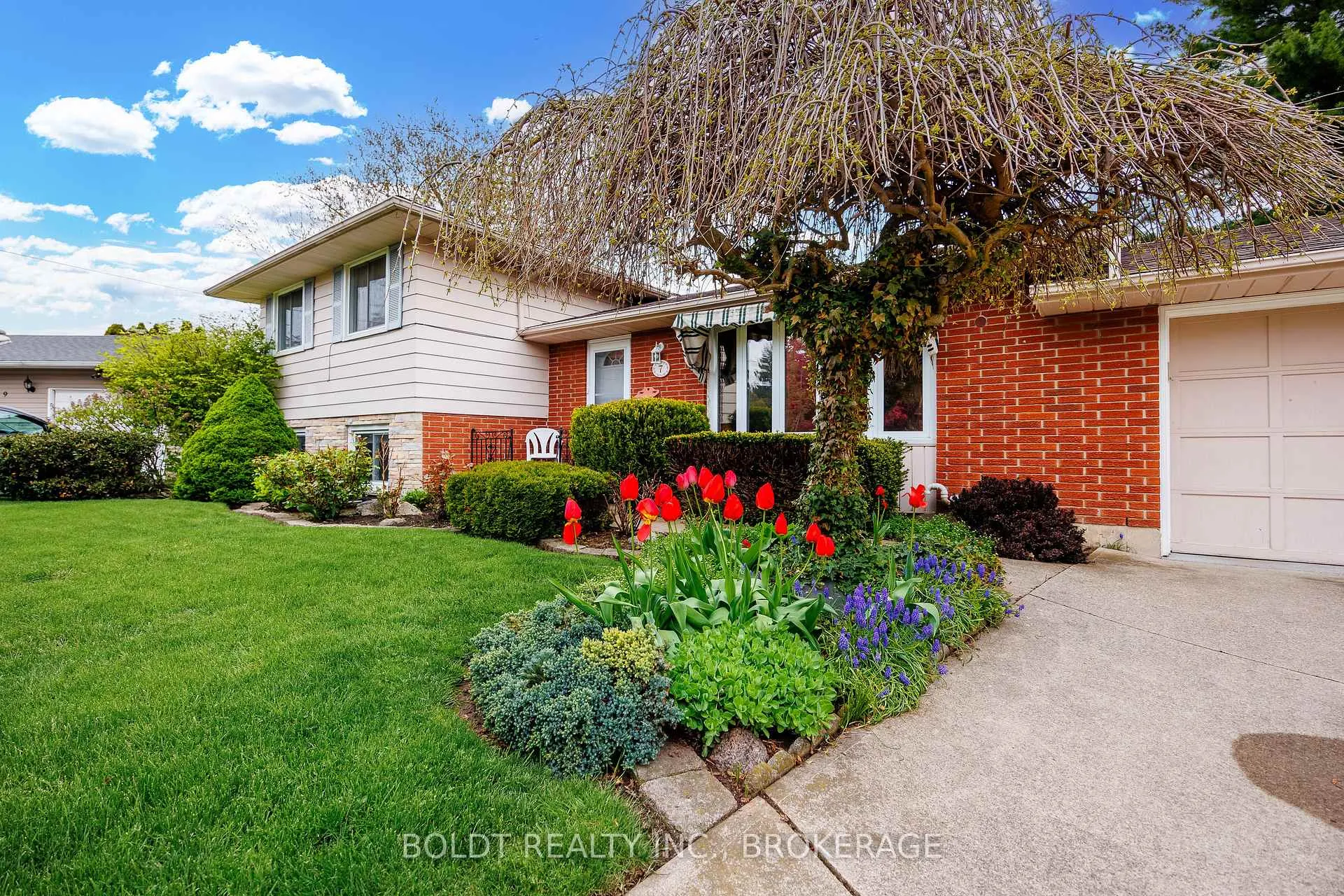 Photo 5 of 7 Halene Court, St. Catharines, Lakeshore — HOMEH