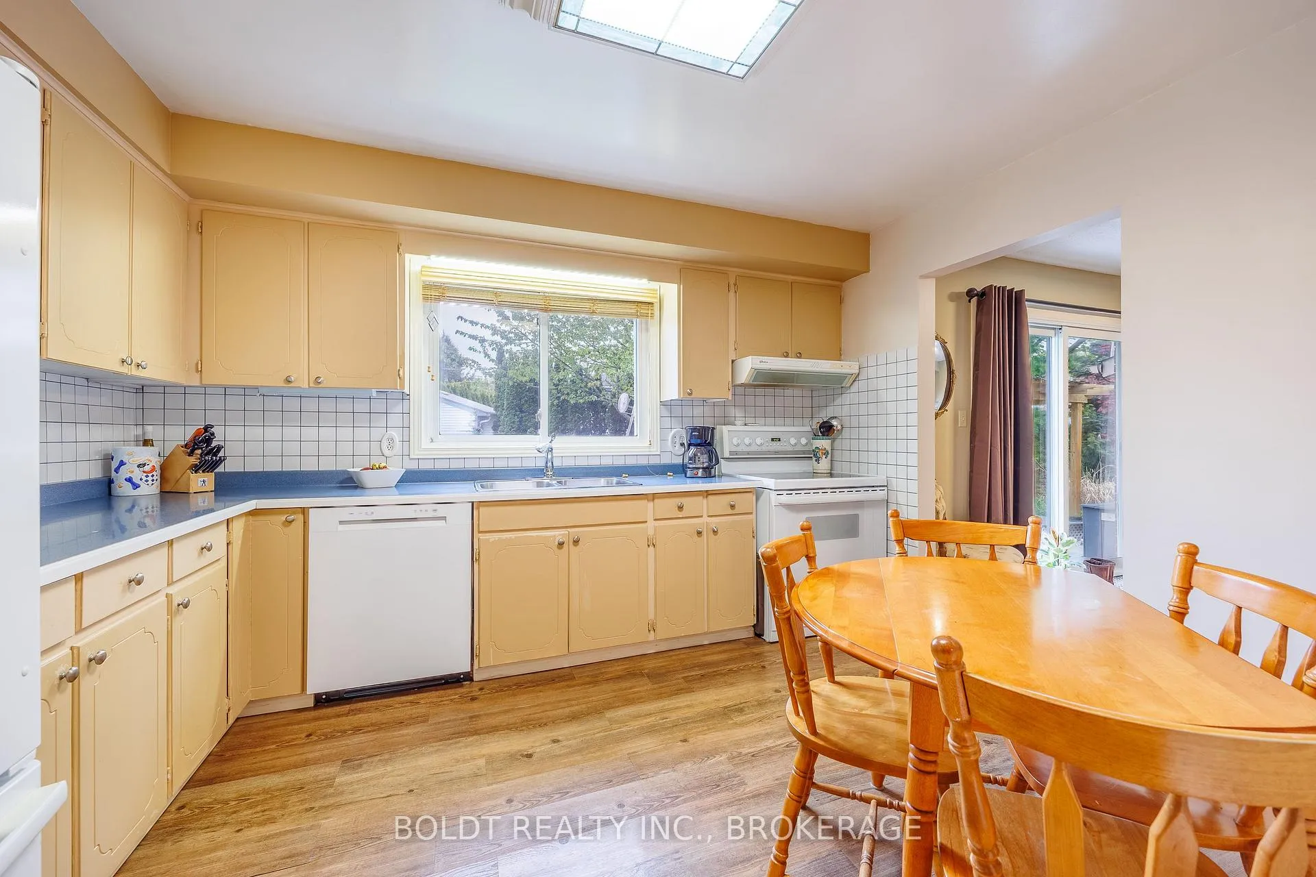 Photo 11 of 7 Halene Court, St. Catharines, Lakeshore — HOMEH