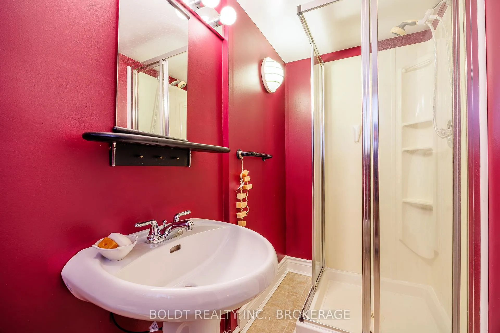 Photo 23 of 7 Halene Court, St. Catharines, Lakeshore — HOMEH