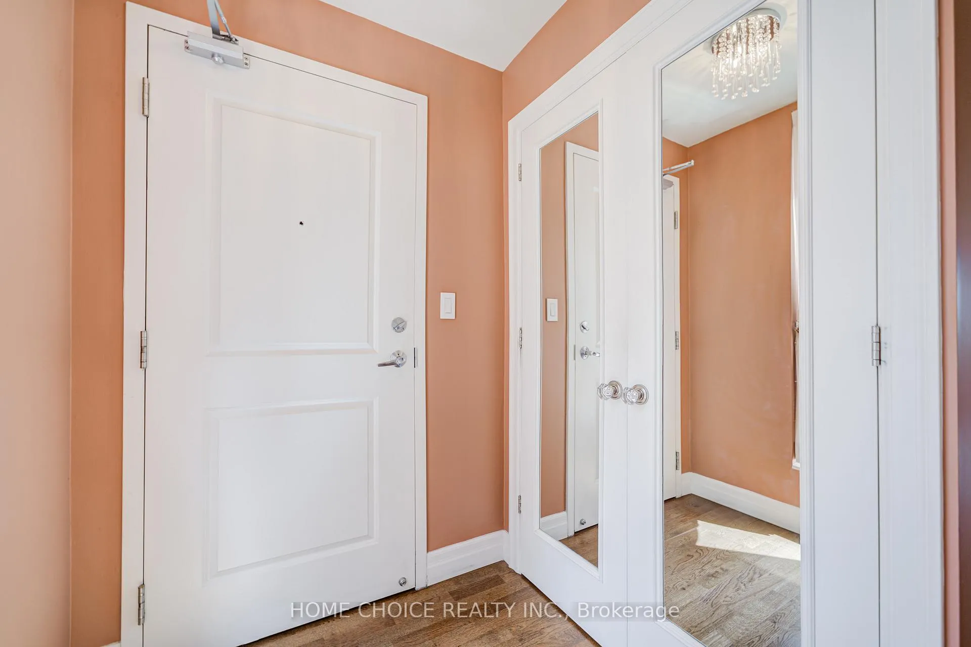 Photo 5 of Unit 623, 900 Mount Pleasant Road, Toronto, Mount Pleasant West — HOMEH