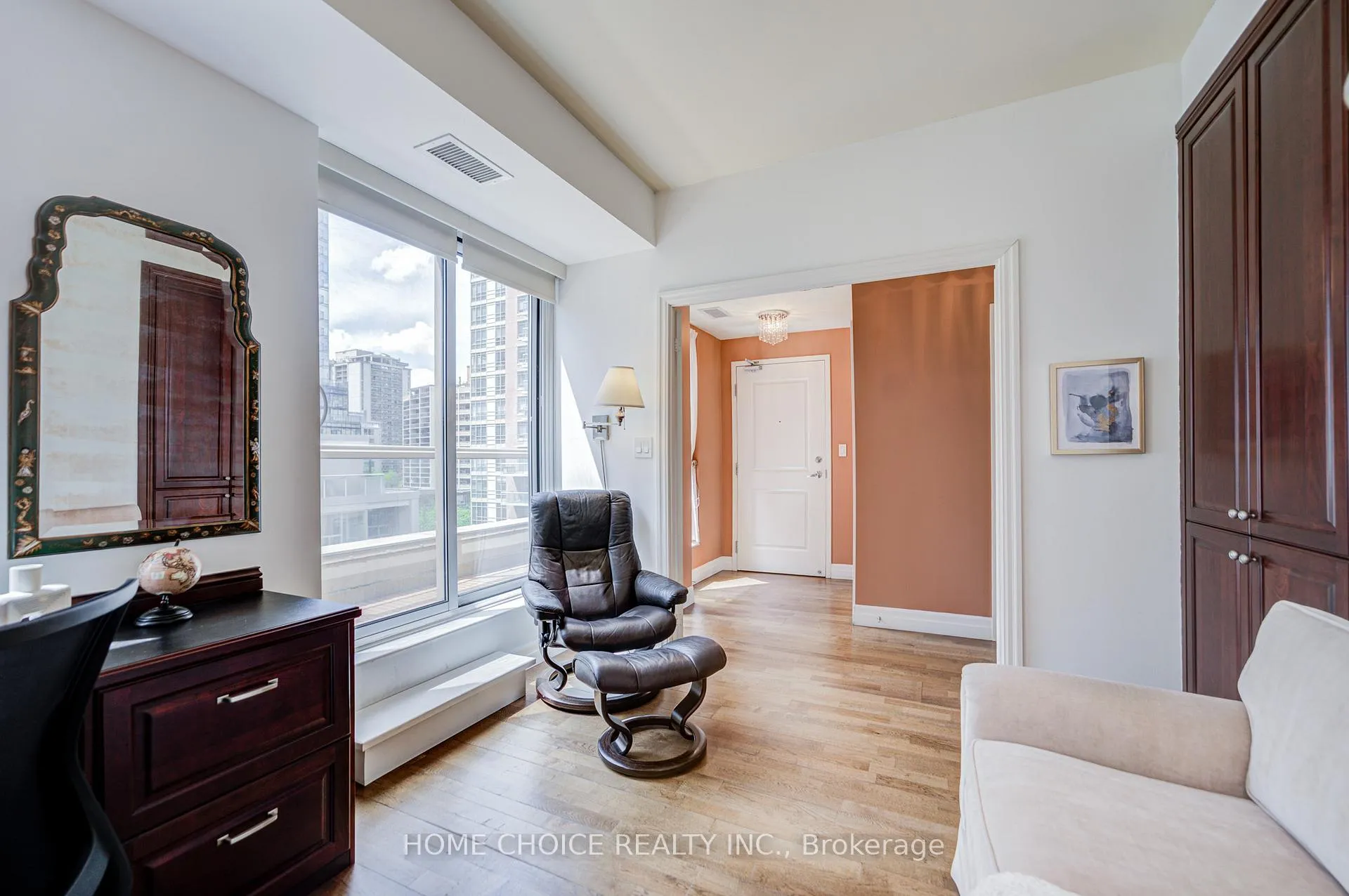 Photo 8 of Unit 623, 900 Mount Pleasant Road, Toronto, Mount Pleasant West — HOMEH