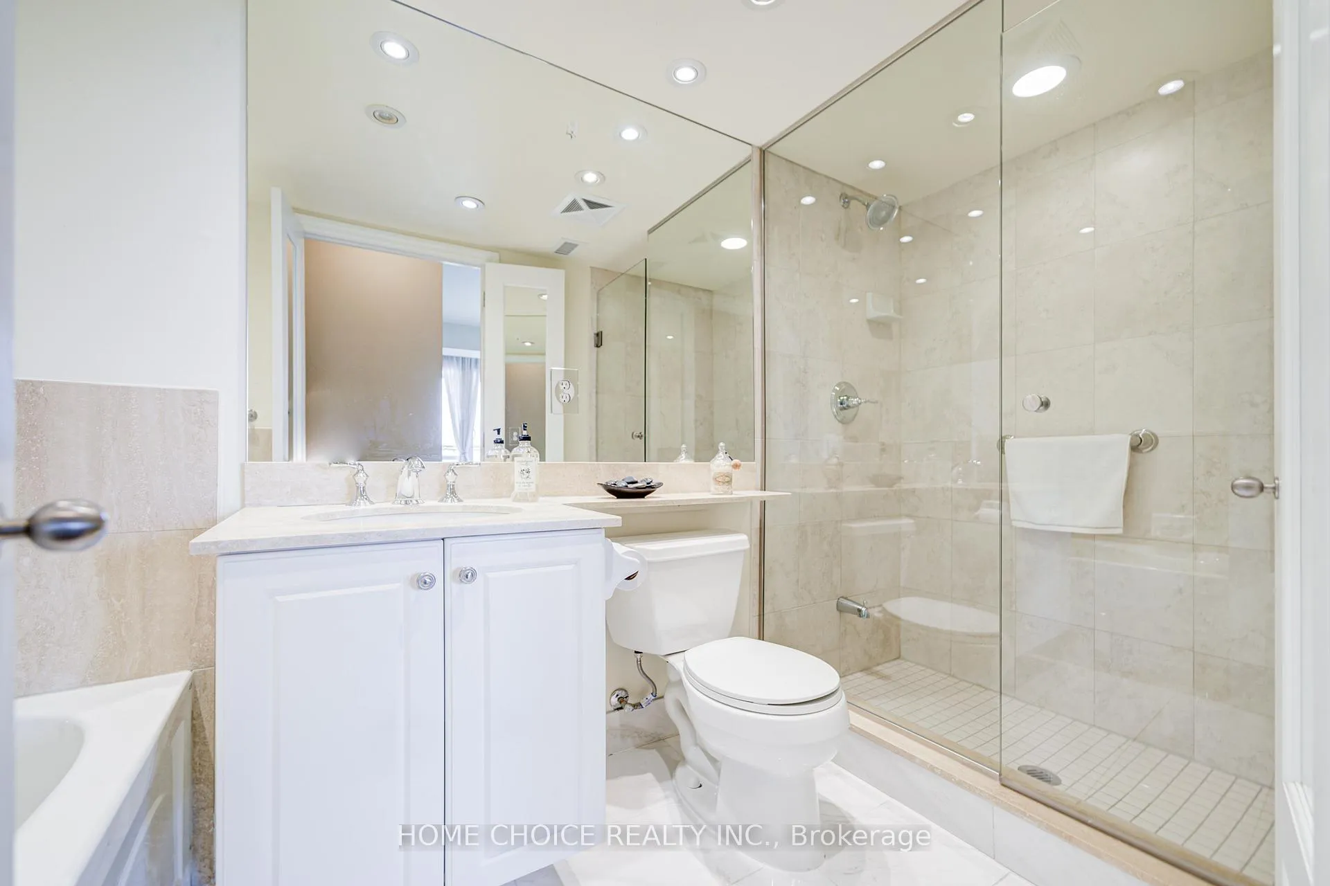 Photo 31 of Unit 623, 900 Mount Pleasant Road, Toronto, Mount Pleasant West — HOMEH