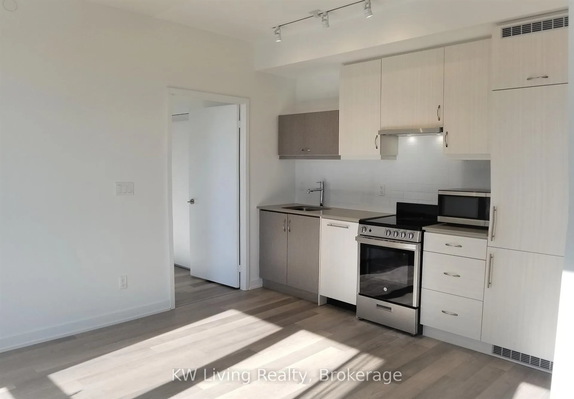 Photo 7 of Unit 1104, 181 Huron Street, Toronto, Kensington-Chinatown — HOMEH