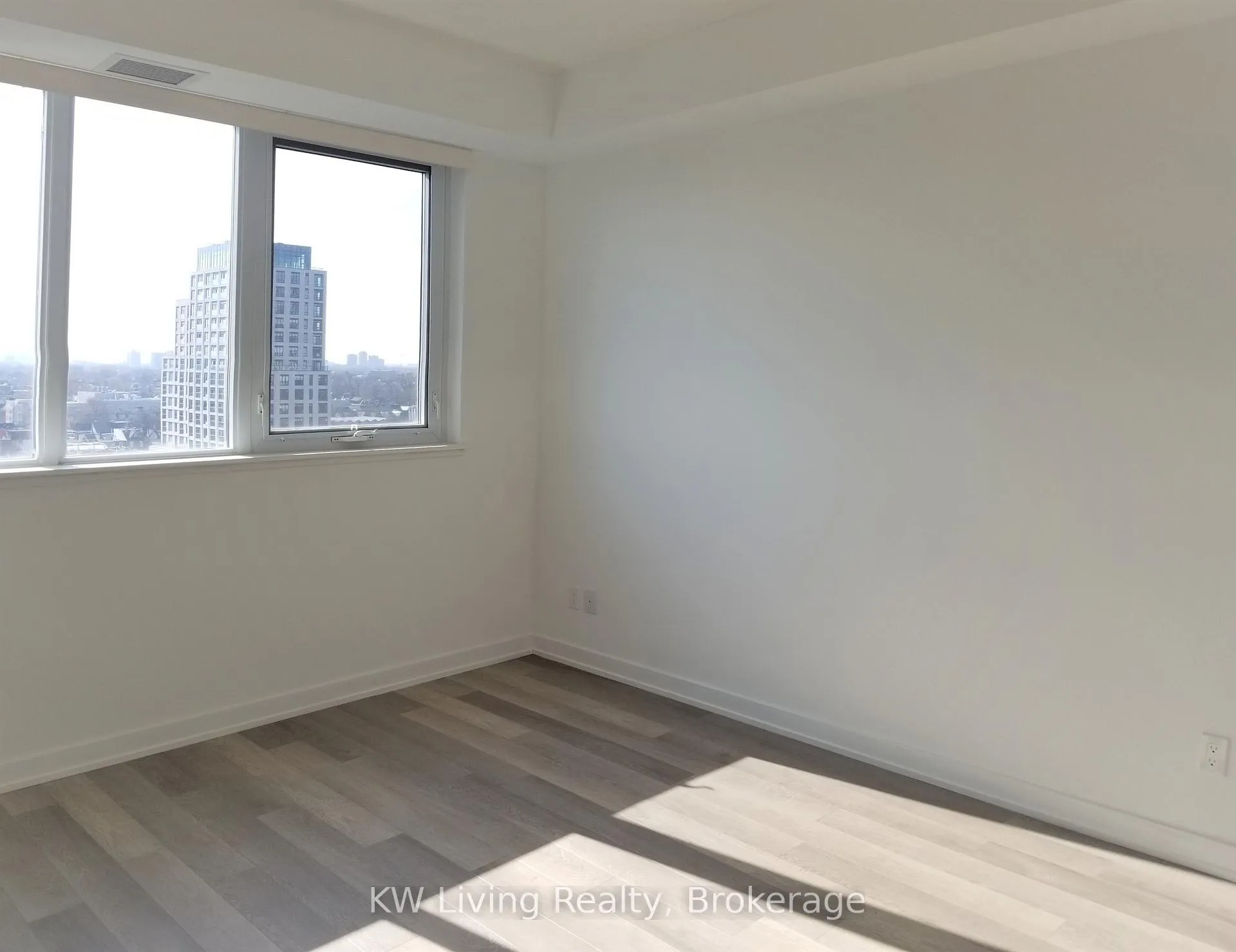 Photo 9 of Unit 1104, 181 Huron Street, Toronto, Kensington-Chinatown — HOMEH
