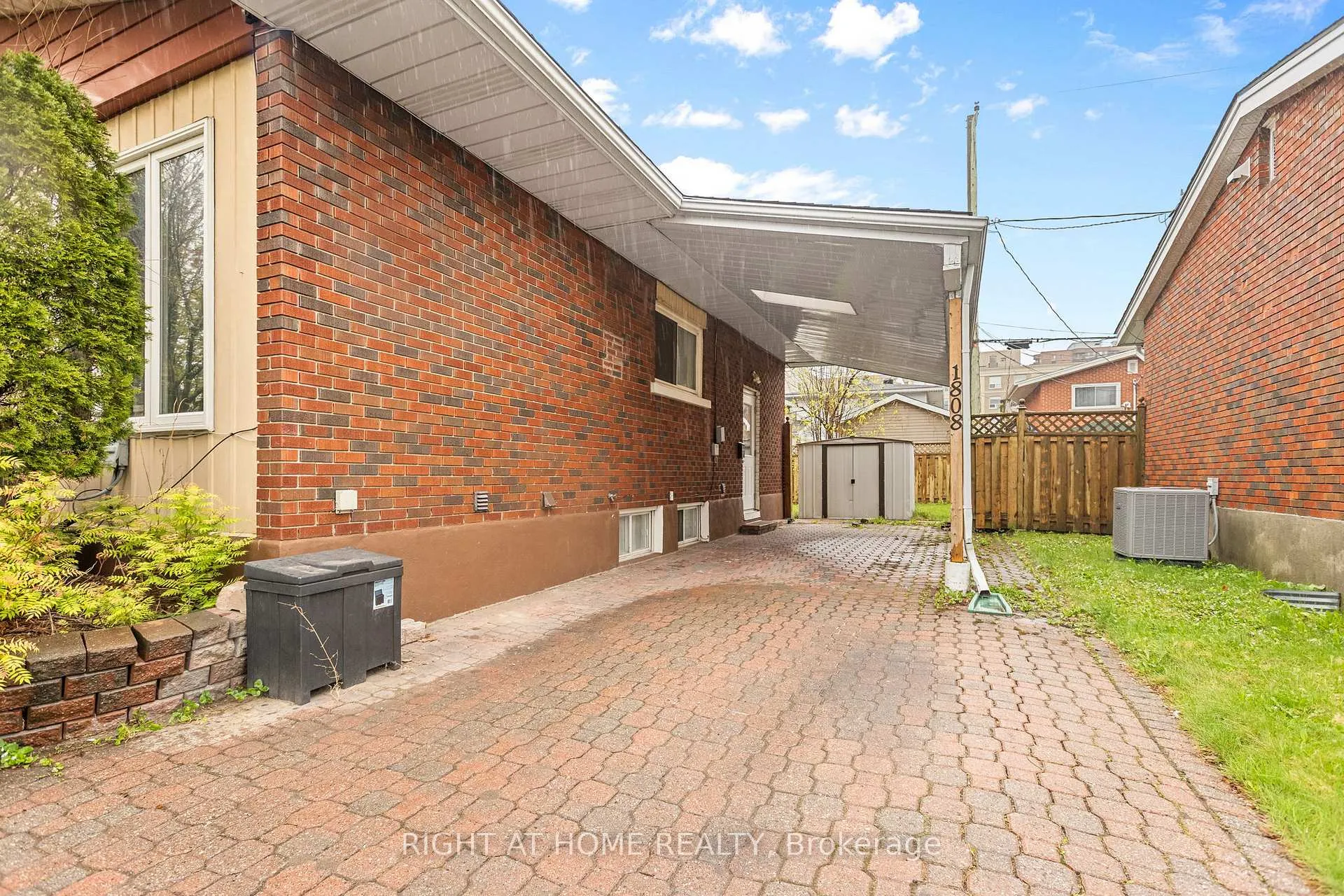 Photo 5 of 1808 Gilbert Avenue, Ottawa, Bel Air Heights — HOMEH