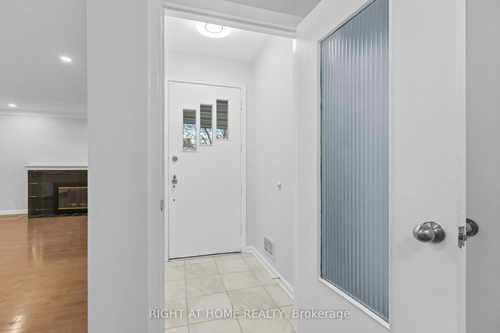 Photo 6 of 1808 Gilbert Avenue, Ottawa, Bel Air Heights — HOMEH