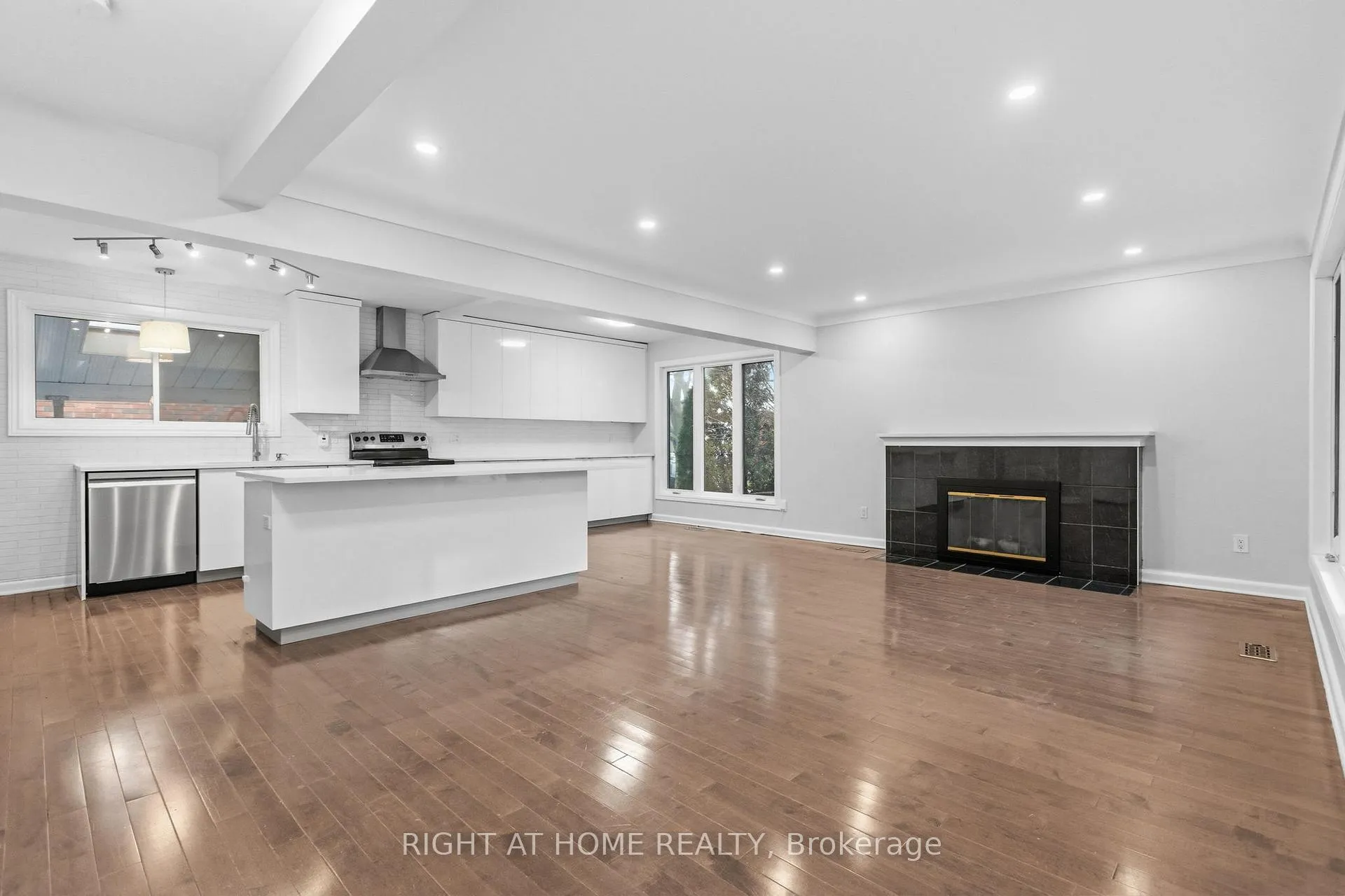 Photo 8 of 1808 Gilbert Avenue, Ottawa, Bel Air Heights — HOMEH