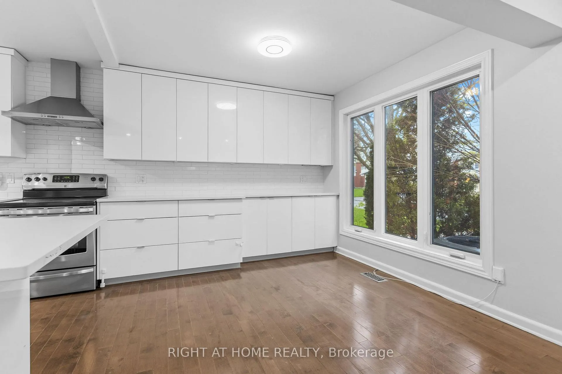 Photo 15 of 1808 Gilbert Avenue, Ottawa, Bel Air Heights — HOMEH