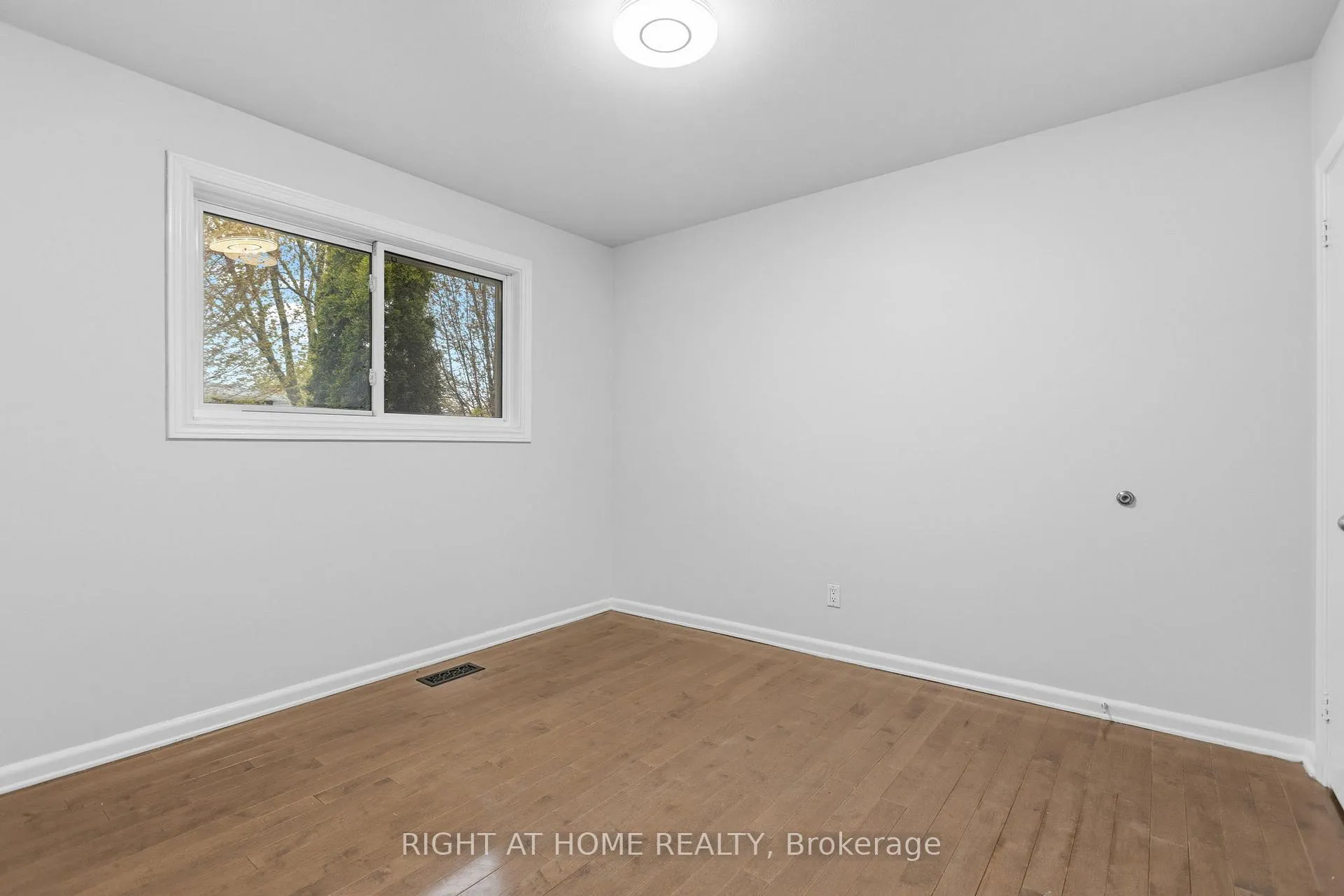 Photo 20 of 1808 Gilbert Avenue, Ottawa, Bel Air Heights — HOMEH