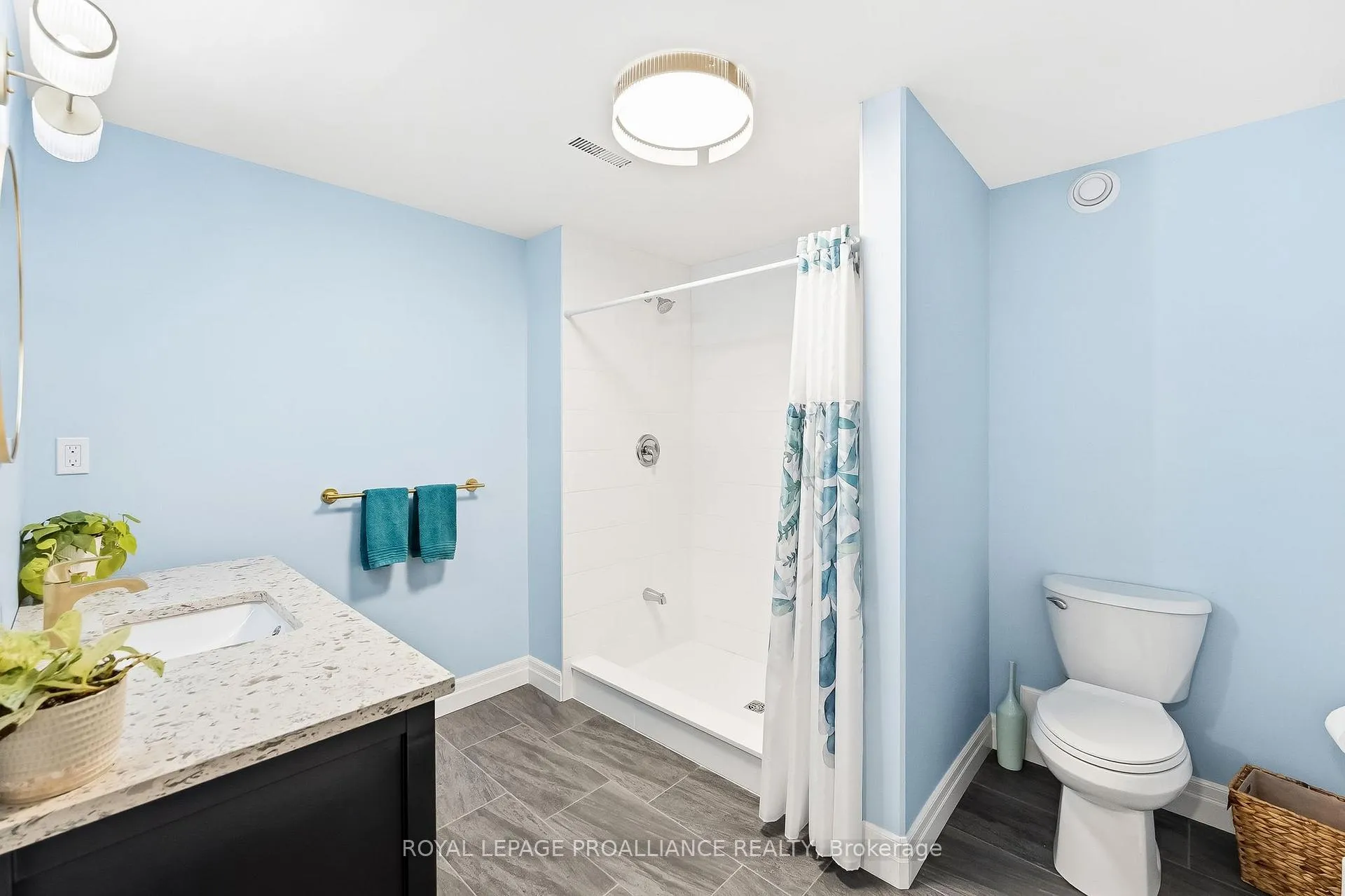 Photo 34 of 82 Essex Drive, Belleville, Thurlow Ward — HOMEH