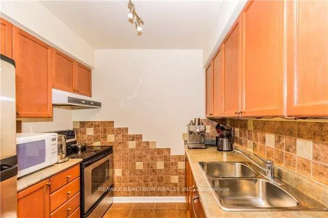 Photo 12 of Unit Ph01, 650 Lawrence Avenue W, Toronto, Englemount-Lawrence — HOMEH