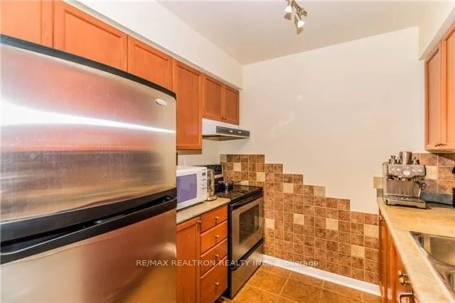 Photo 13 of Unit Ph01, 650 Lawrence Avenue W, Toronto, Englemount-Lawrence — HOMEH