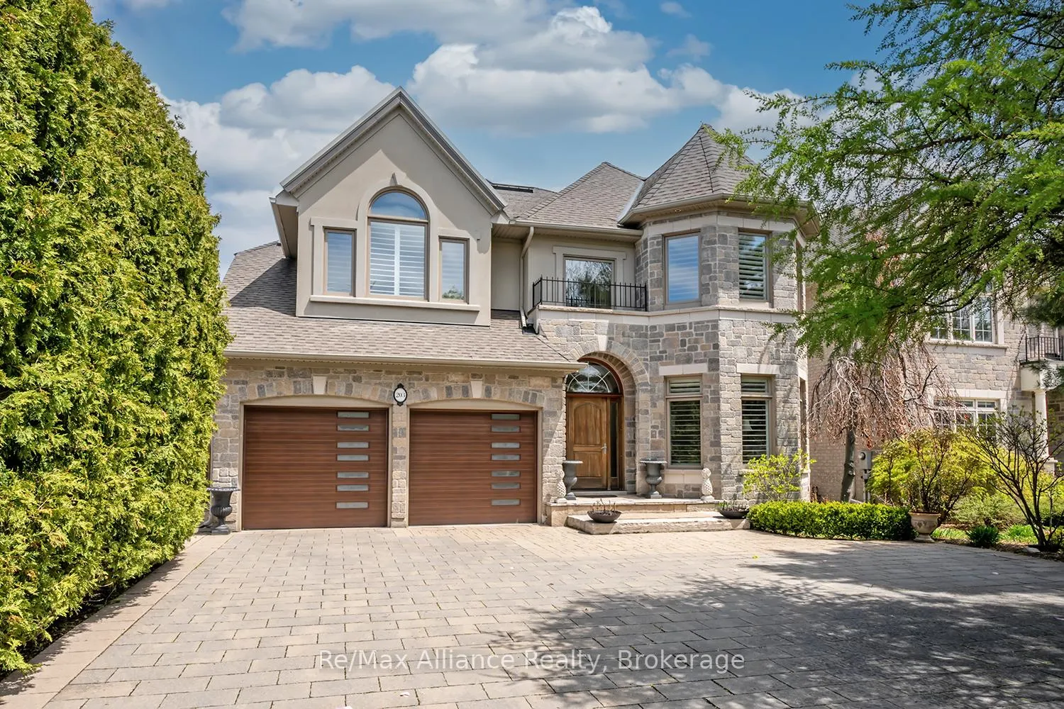 Photo of 203 Burloak Drive