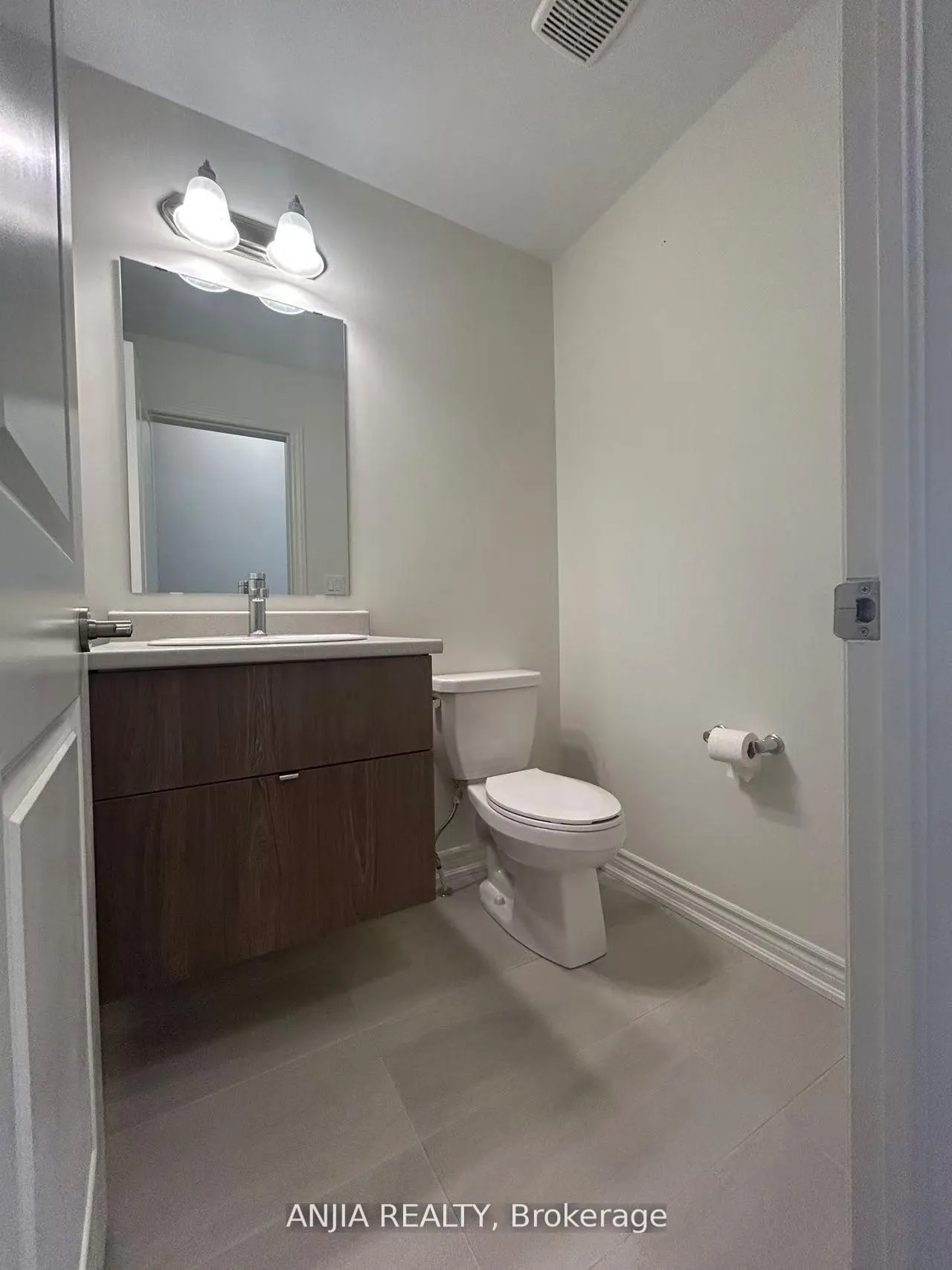 Photo 8 of 65 Greer Street, Barrie, Rural Barrie Southeast — HOMEH