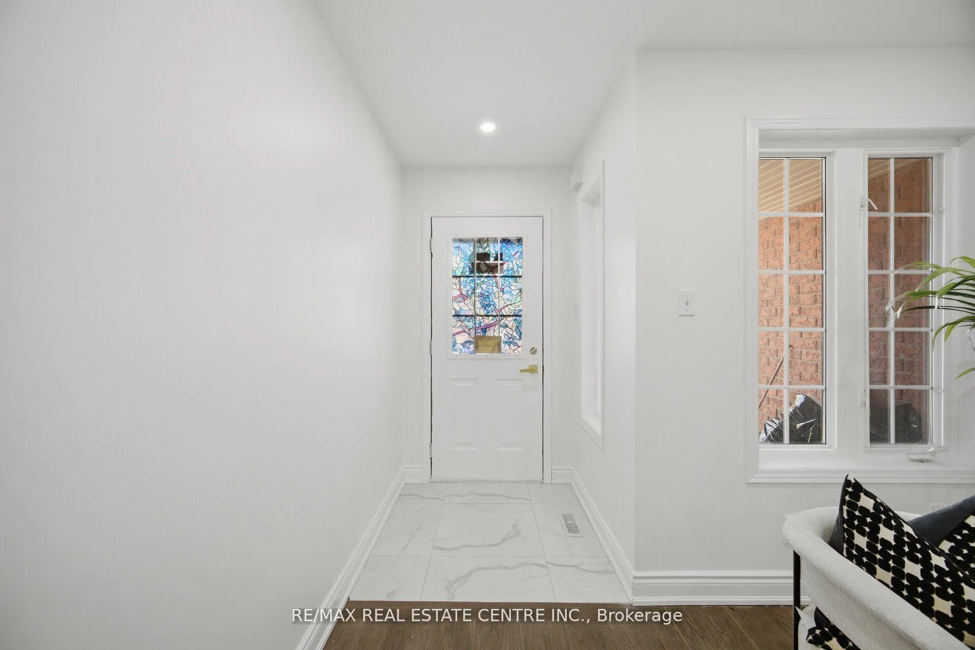 Photo 4 of 23 Brucewood Road, Brampton, Sandringham-Wellington — HOMEH