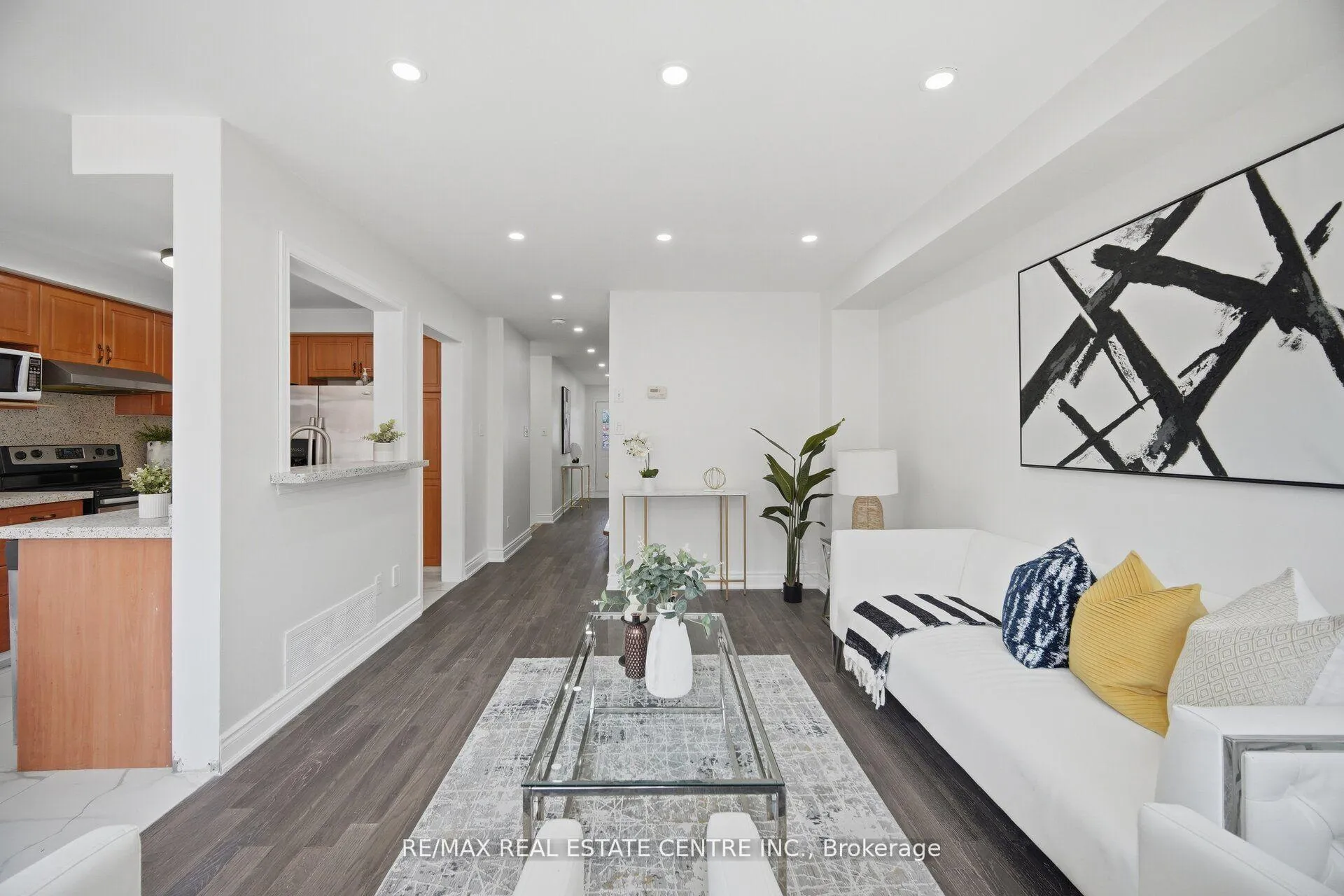 Photo 12 of 23 Brucewood Road, Brampton, Sandringham-Wellington — HOMEH