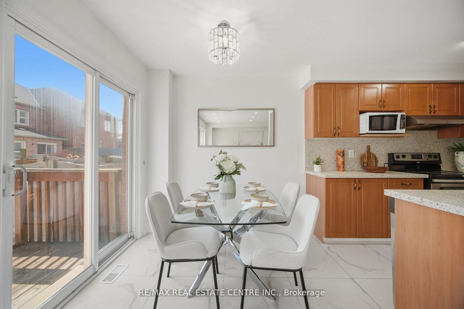 Photo 17 of 23 Brucewood Road, Brampton, Sandringham-Wellington — HOMEH