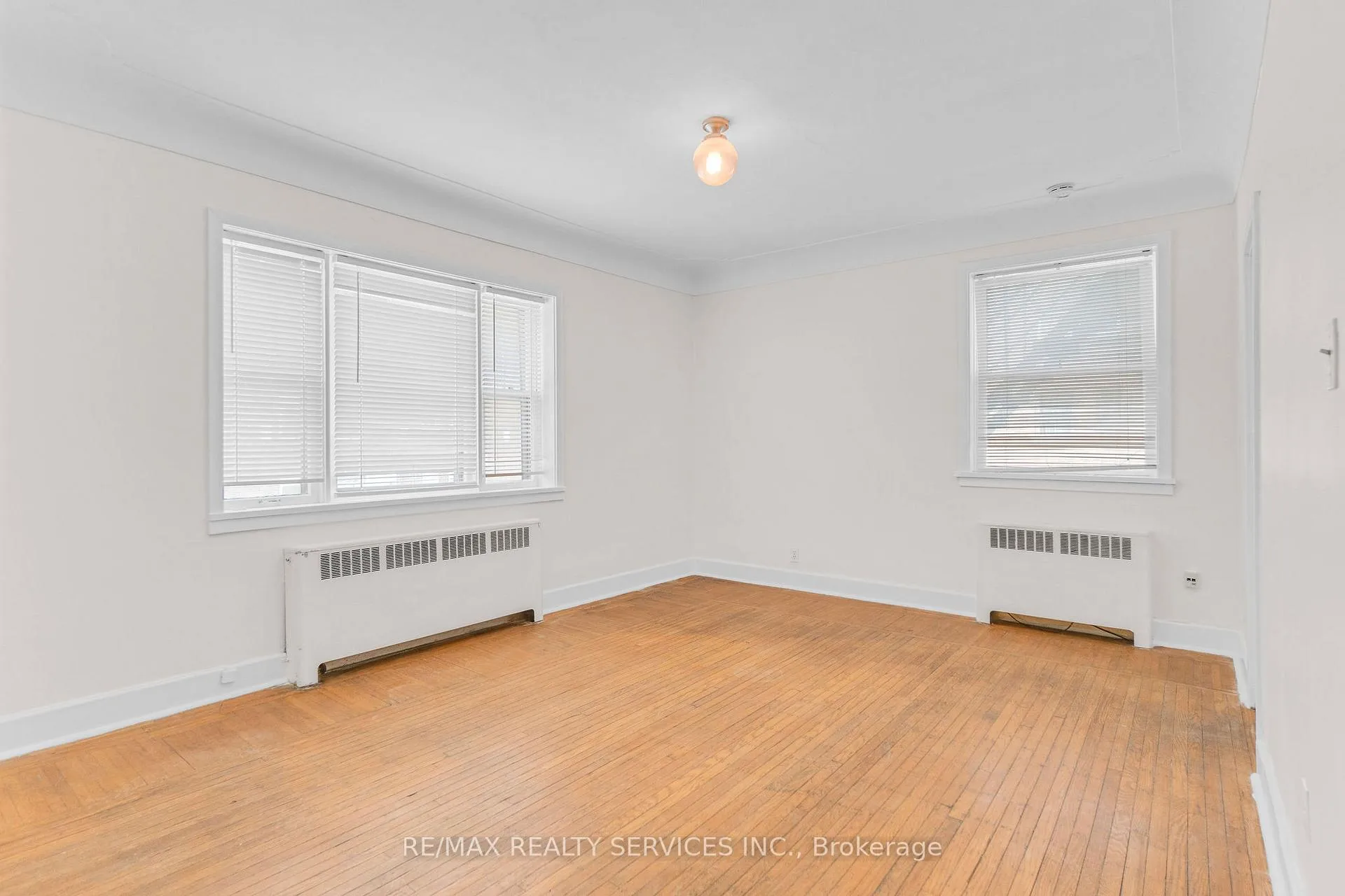 Photo 2 of Unit 2, 17 Webber Avenue, Hamilton, Stinson — HOMEH
