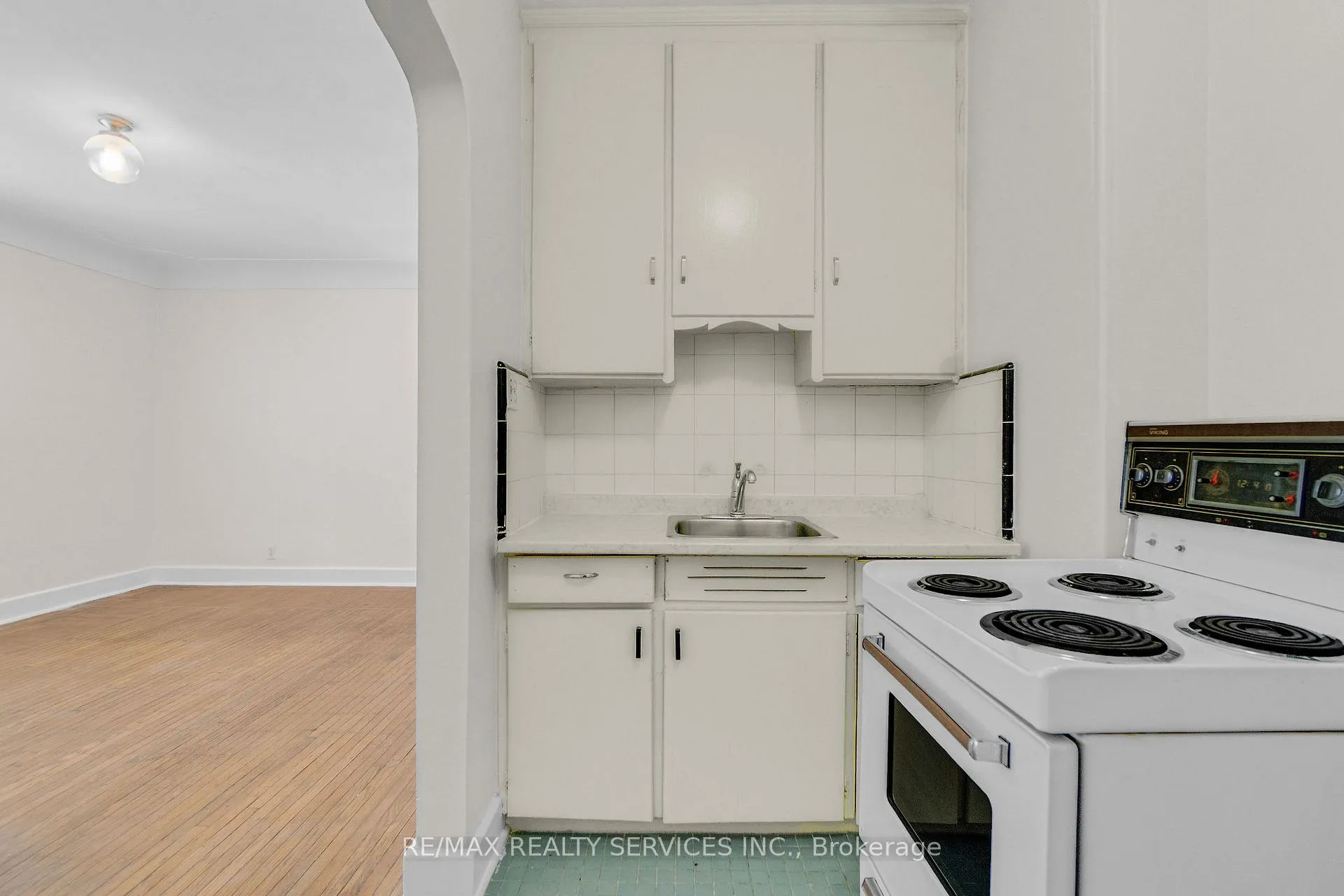 Photo 8 of Unit 2, 17 Webber Avenue, Hamilton, Stinson — HOMEH