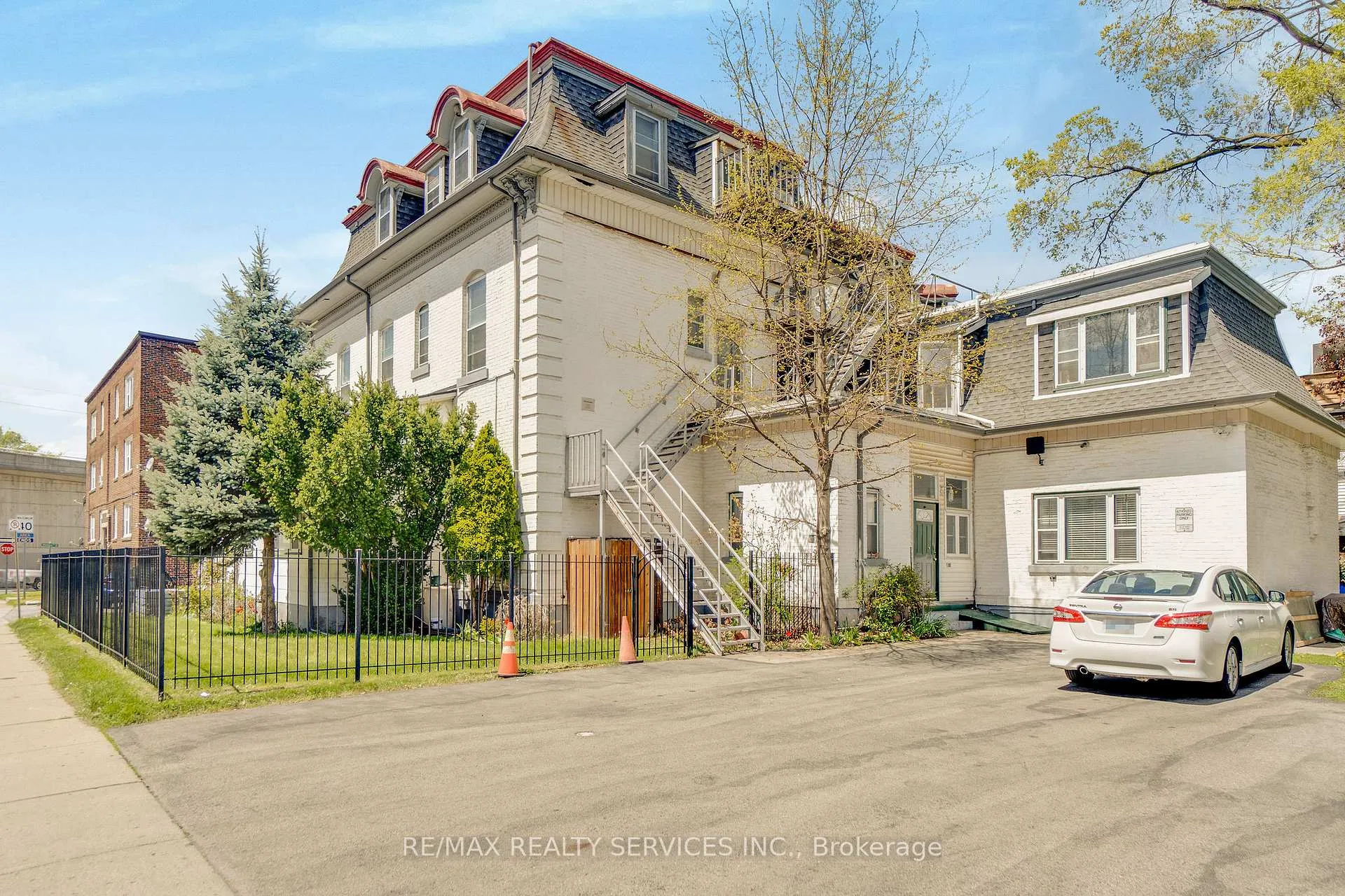 Photo 16 of Unit 2, 17 Webber Avenue, Hamilton, Stinson — HOMEH