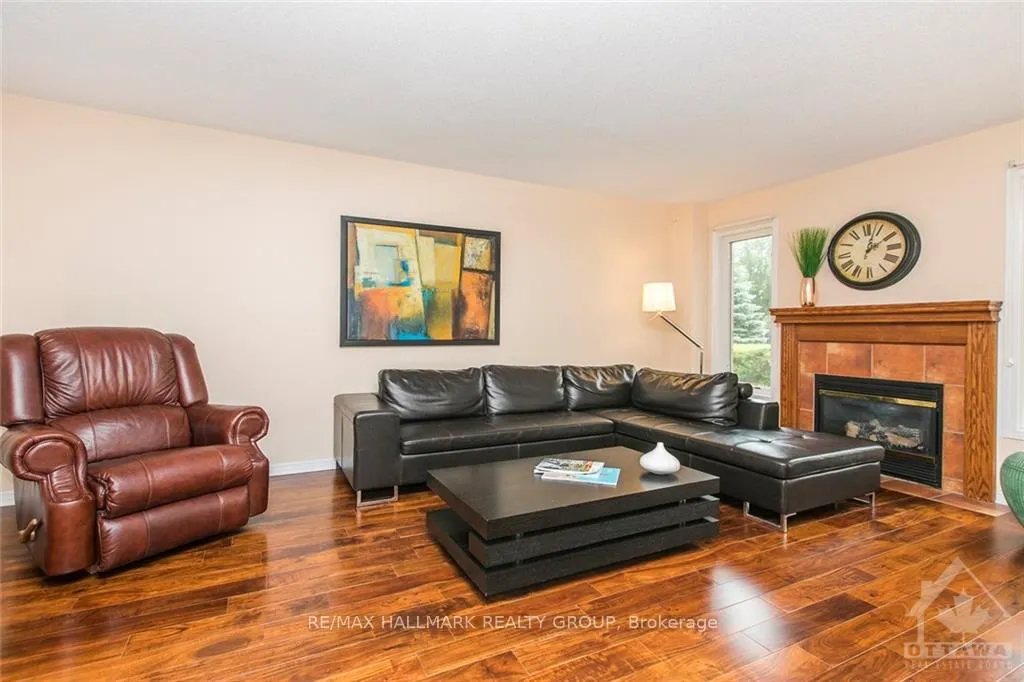 Photo 6 of 124 Tall Oak Private, Ottawa, Riverview Park — HOMEH