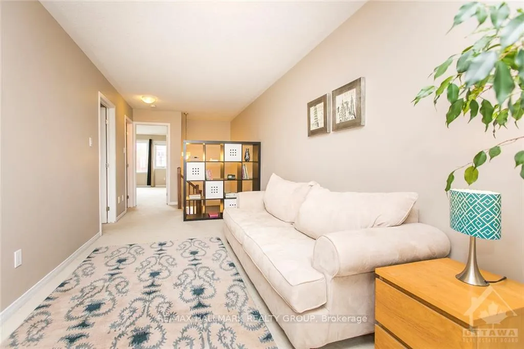 Photo 10 of 124 Tall Oak Private, Ottawa, Riverview Park — HOMEH