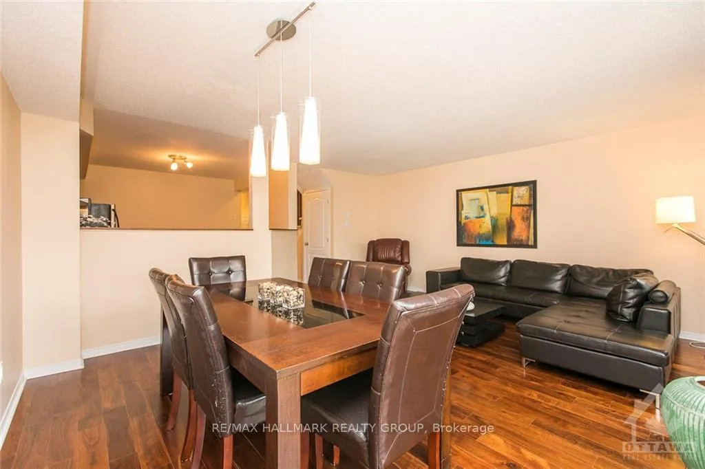 Photo 12 of 124 Tall Oak Private, Ottawa, Riverview Park — HOMEH