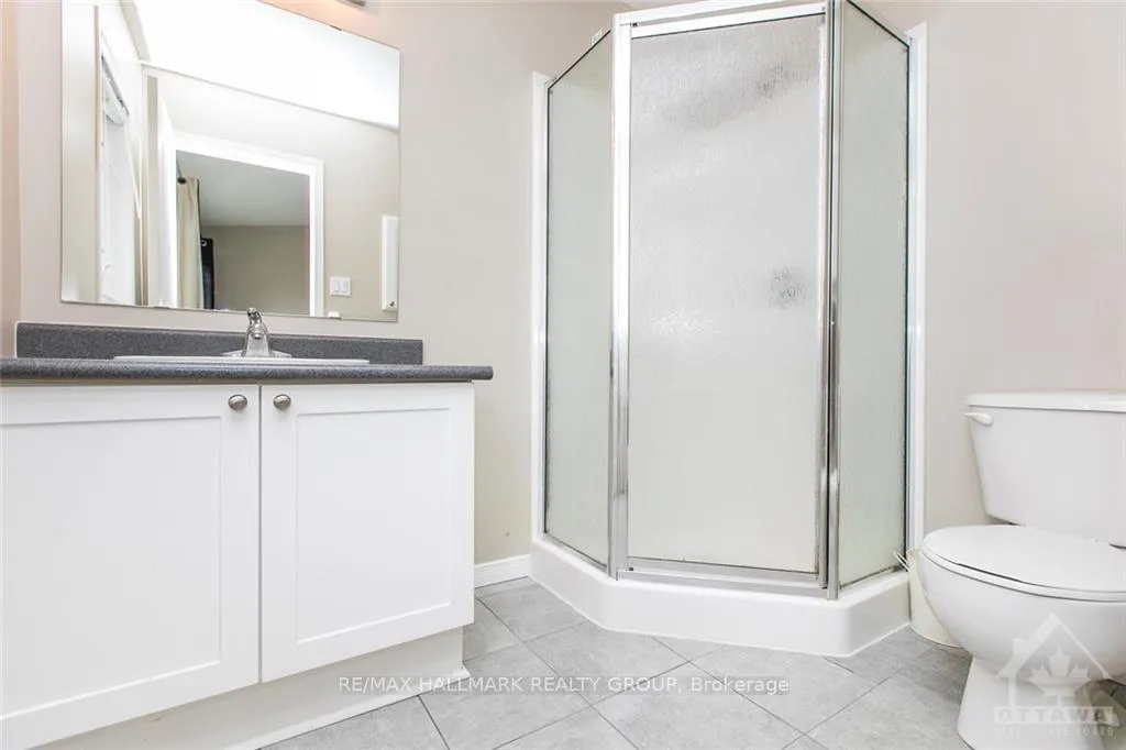 Photo 14 of 124 Tall Oak Private, Ottawa, Riverview Park — HOMEH