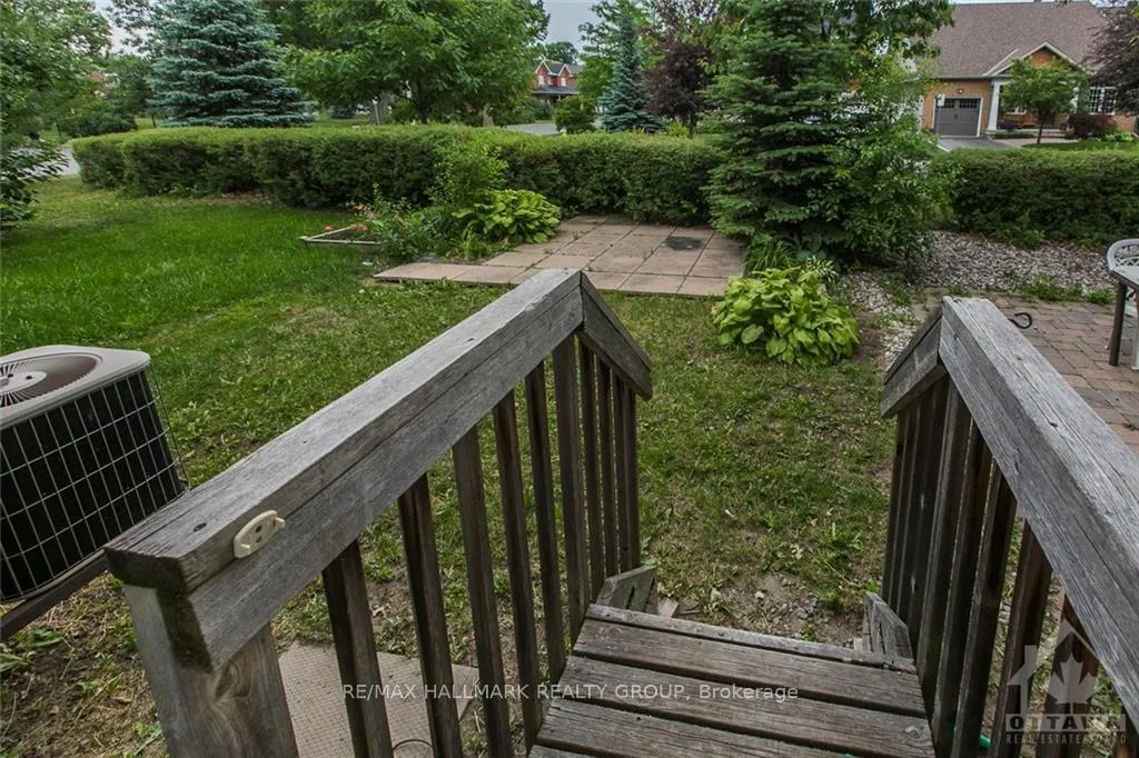 Photo 20 of 124 Tall Oak Private, Ottawa, Riverview Park — HOMEH