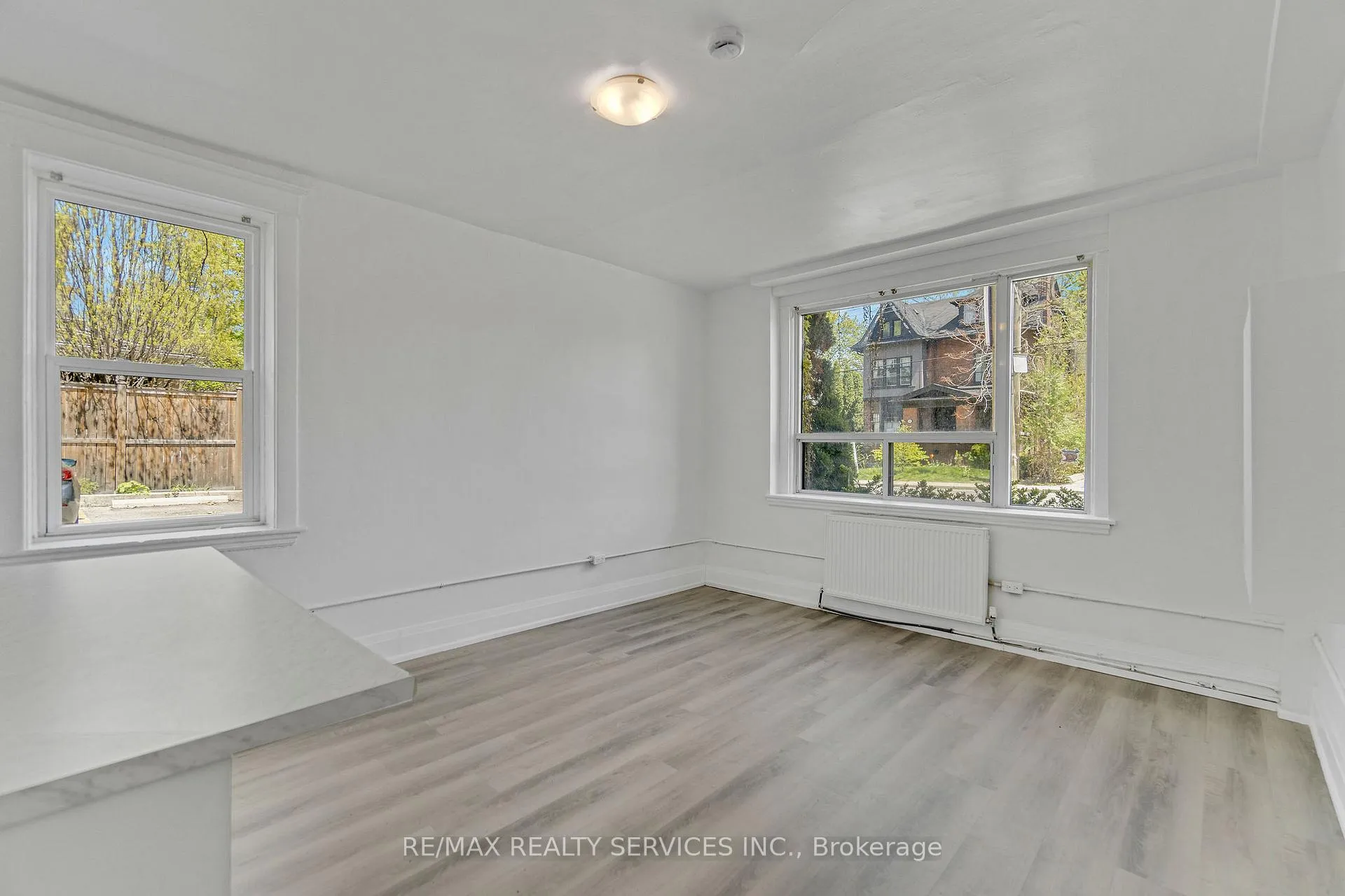 Photo 2 of Unit 4, 104 Sherman Avenue S, Hamilton, Gibson — HOMEH