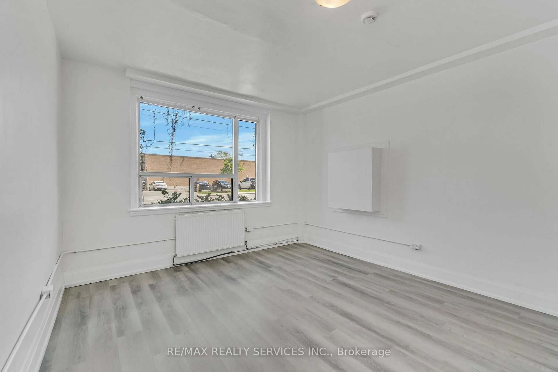 Photo 3 of Unit 4, 104 Sherman Avenue S, Hamilton, Gibson — HOMEH
