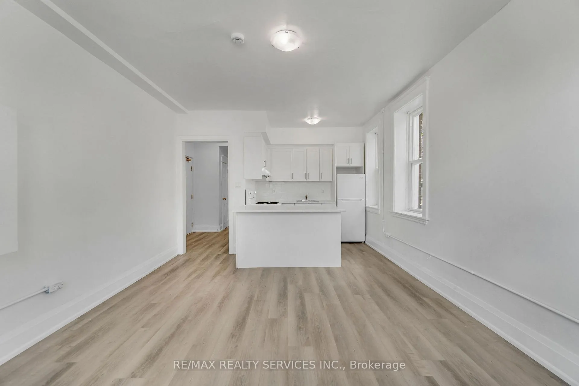 Photo 4 of Unit 4, 104 Sherman Avenue S, Hamilton, Gibson — HOMEH