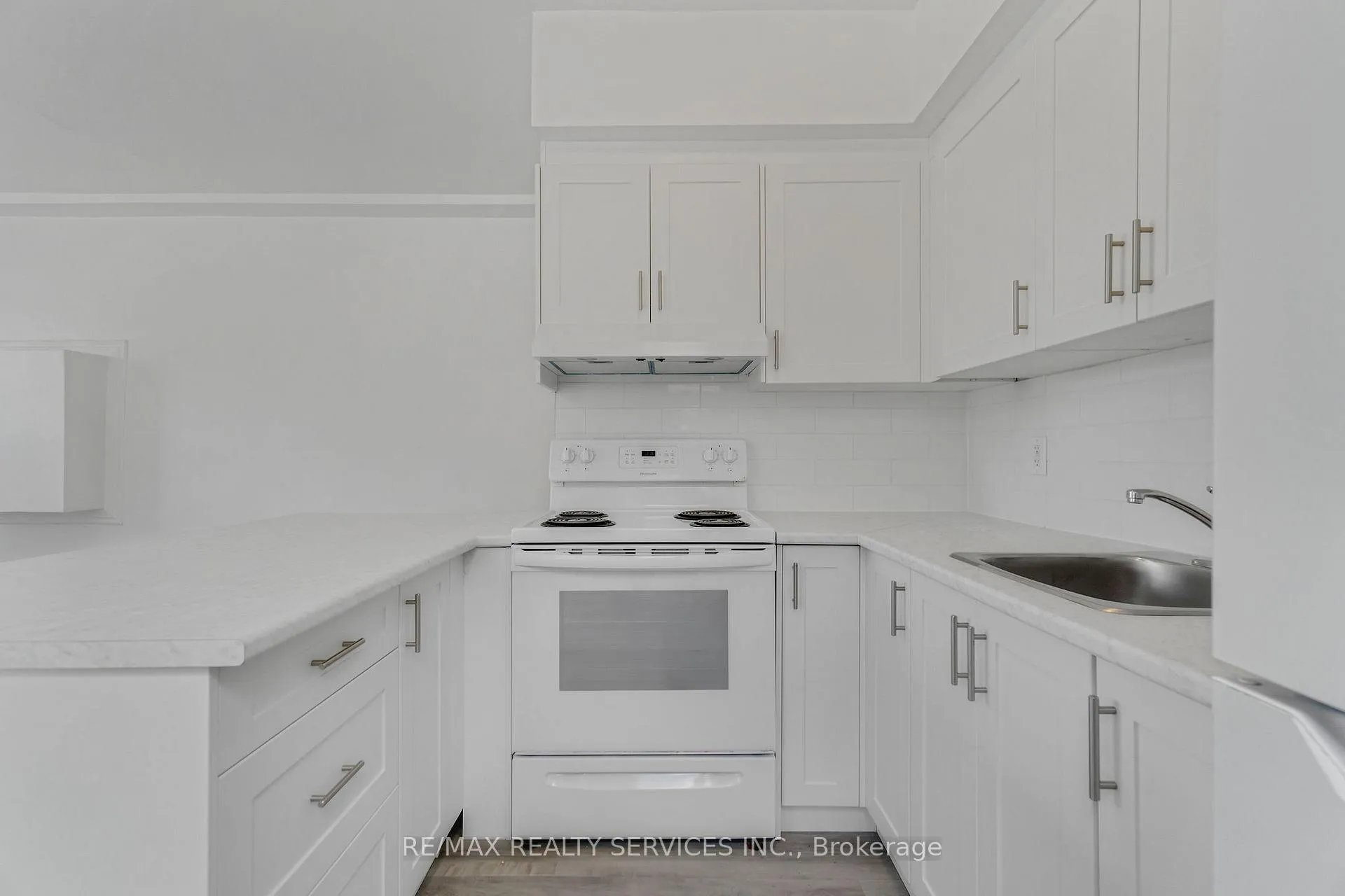 Photo 6 of Unit 4, 104 Sherman Avenue S, Hamilton, Gibson — HOMEH