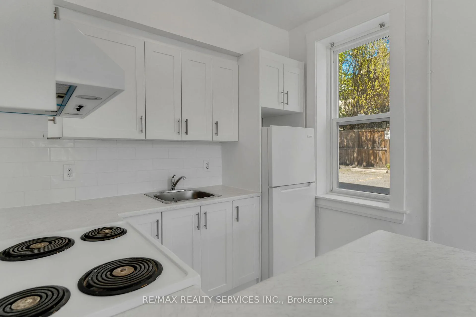 Photo 7 of Unit 4, 104 Sherman Avenue S, Hamilton, Gibson — HOMEH