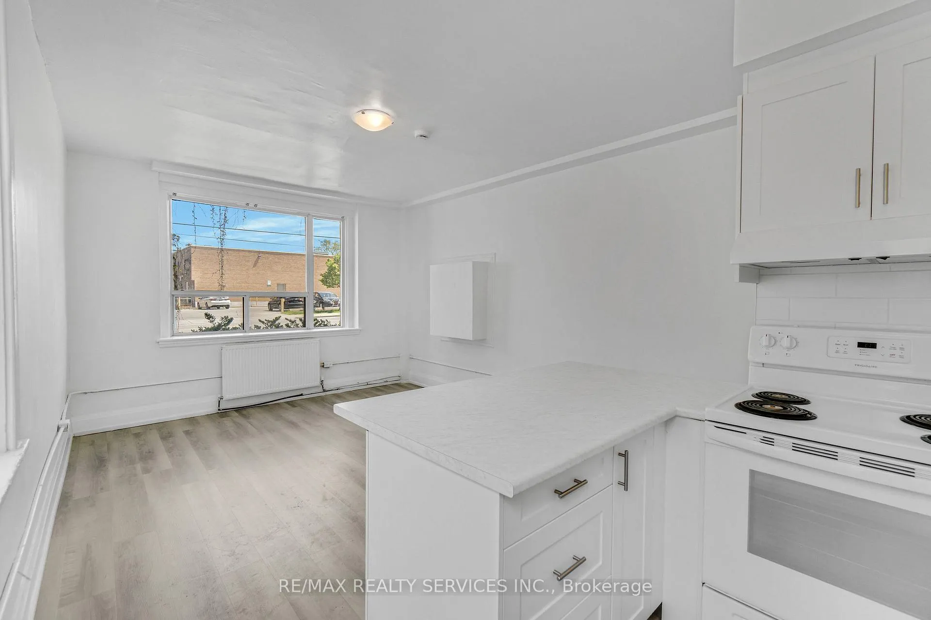 Photo 8 of Unit 4, 104 Sherman Avenue S, Hamilton, Gibson — HOMEH
